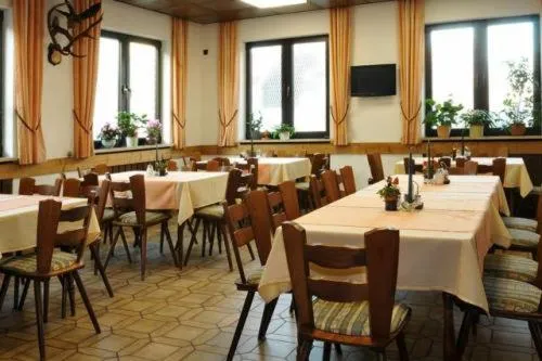 Restaurant/places to eat in Gasthof zur Post