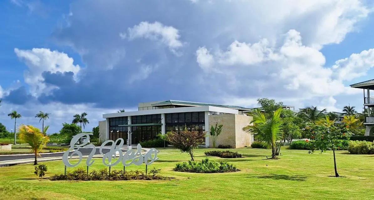 Property building in El Beso Adults Only At Ocean El Faro - All Inclusive