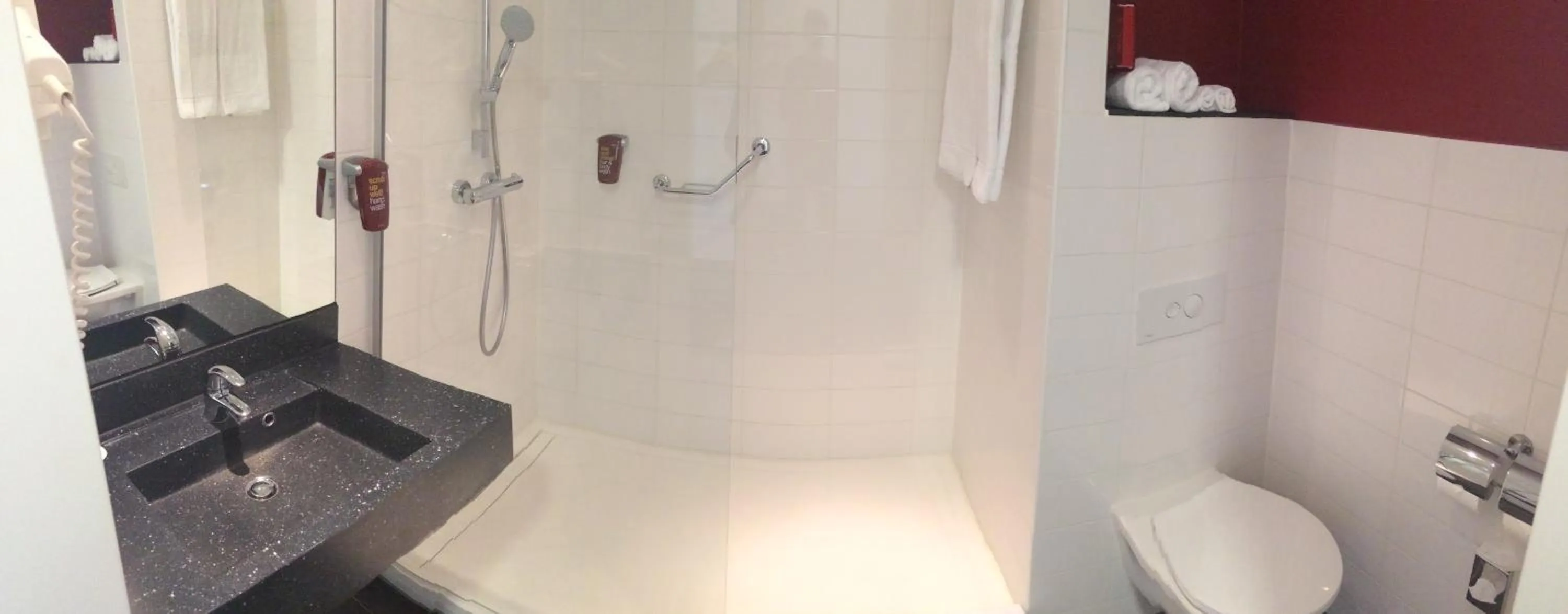 Shower, Bathroom in Park Inn By Radisson Amsterdam Airport Schiphol