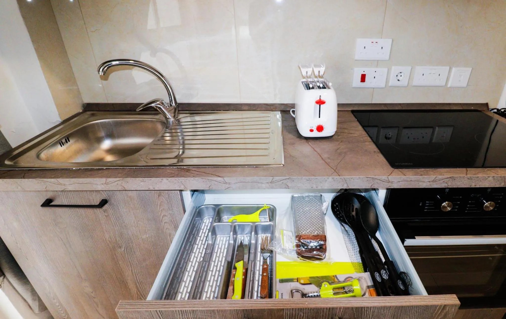 Napoli Suites Studios Aparthotel