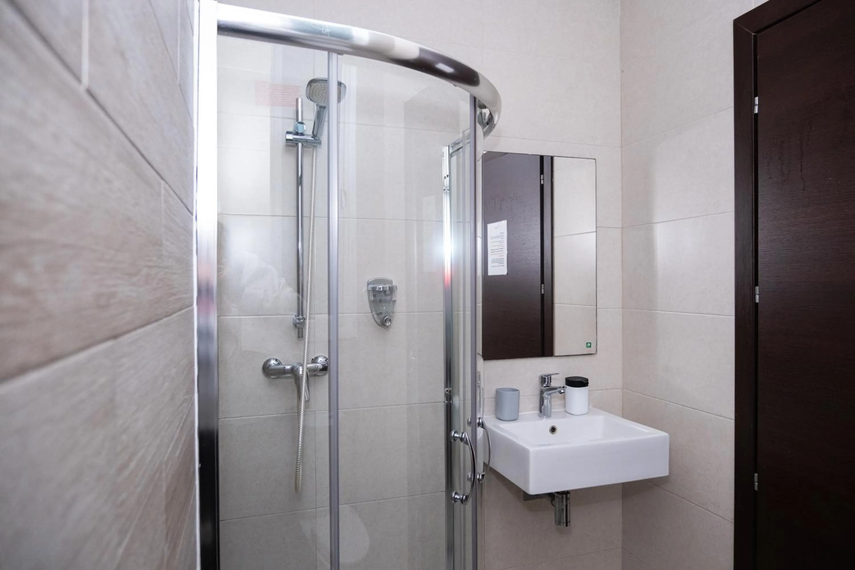 Shower in Napoli Suites Studios Aparthotel