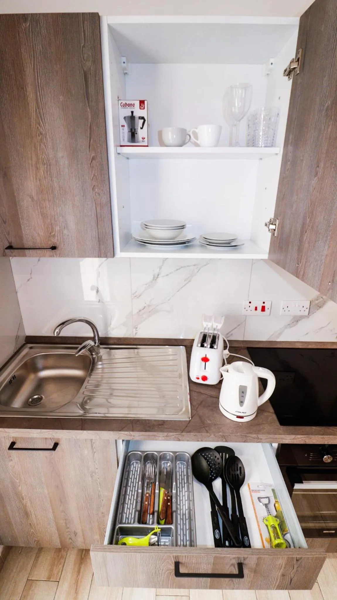 Napoli Suites Studios Aparthotel