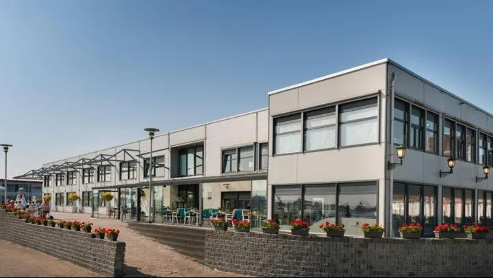 Property building in Hotel de Boegschroef