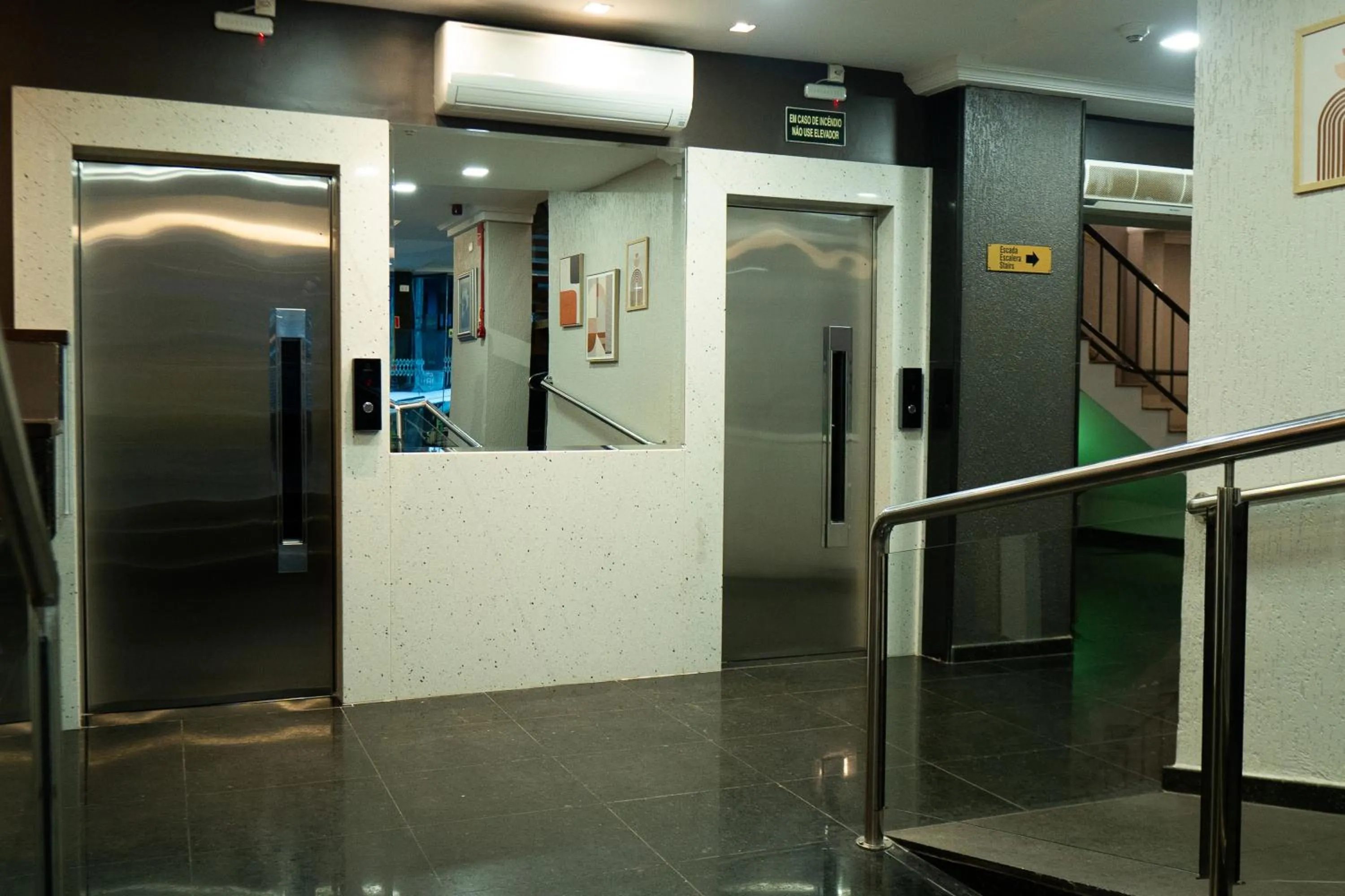 elevator in San Rafael Comfort Class Hotel