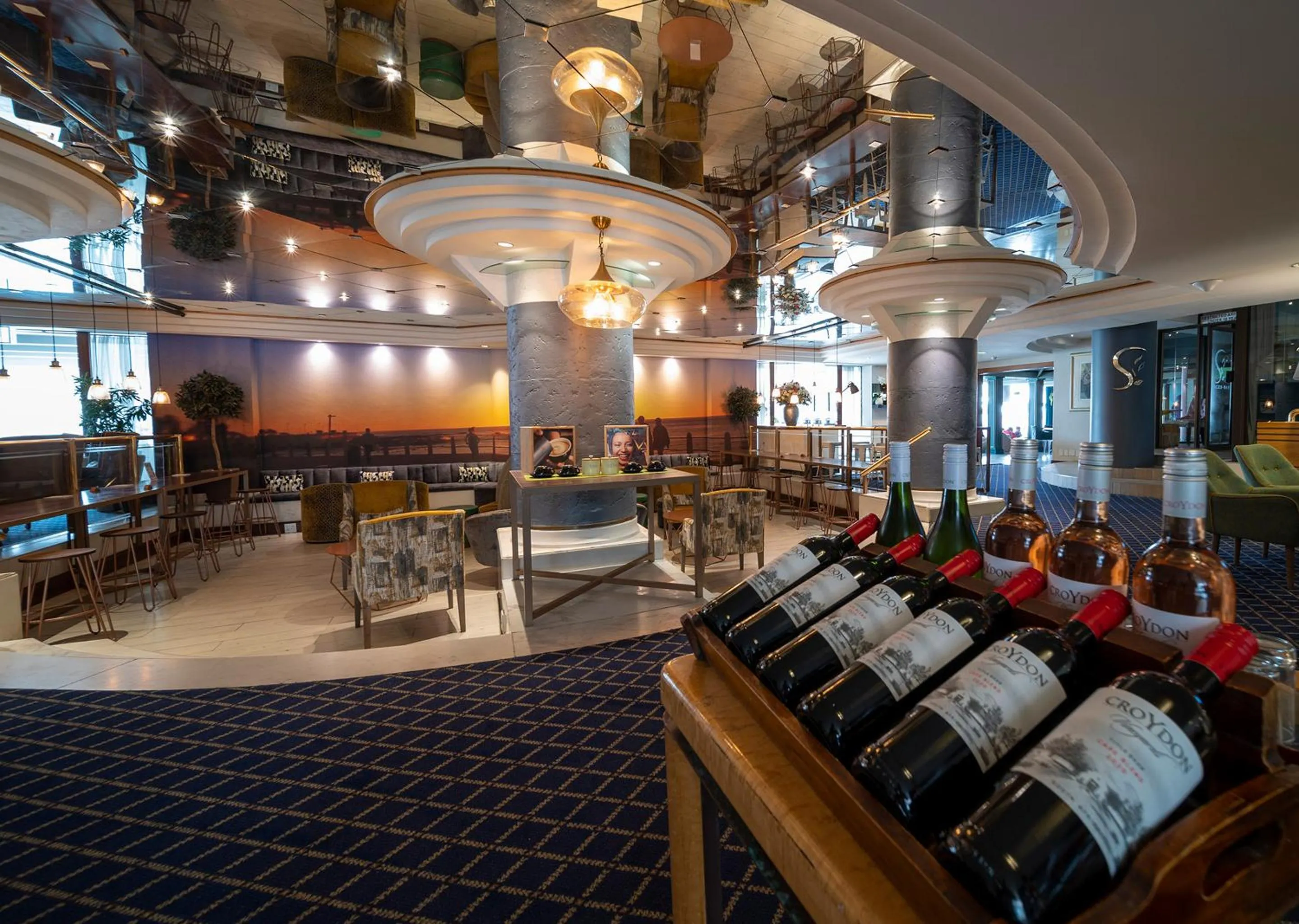 Restaurant/places to eat in Peninsula All Suite Hotel by Dream Resorts