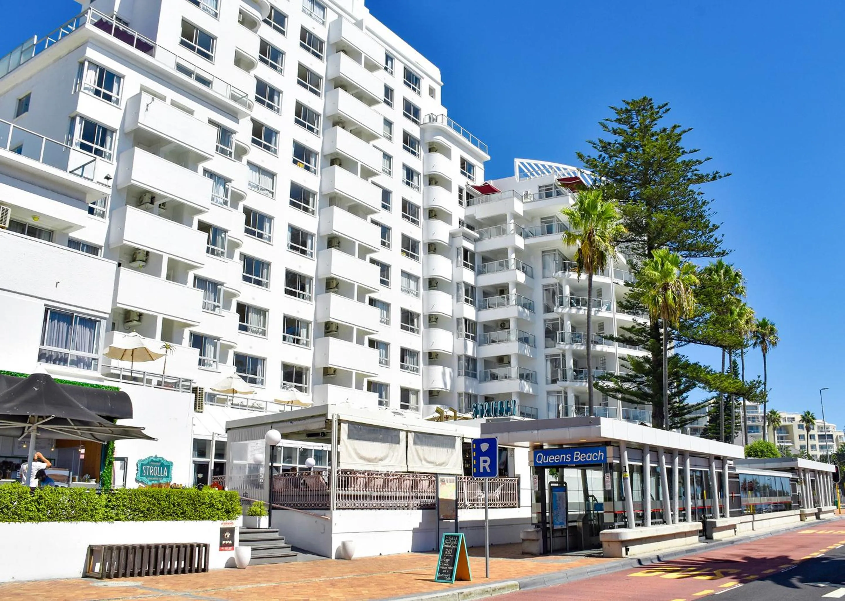 Property building in Peninsula All Suite Hotel by Dream Resorts