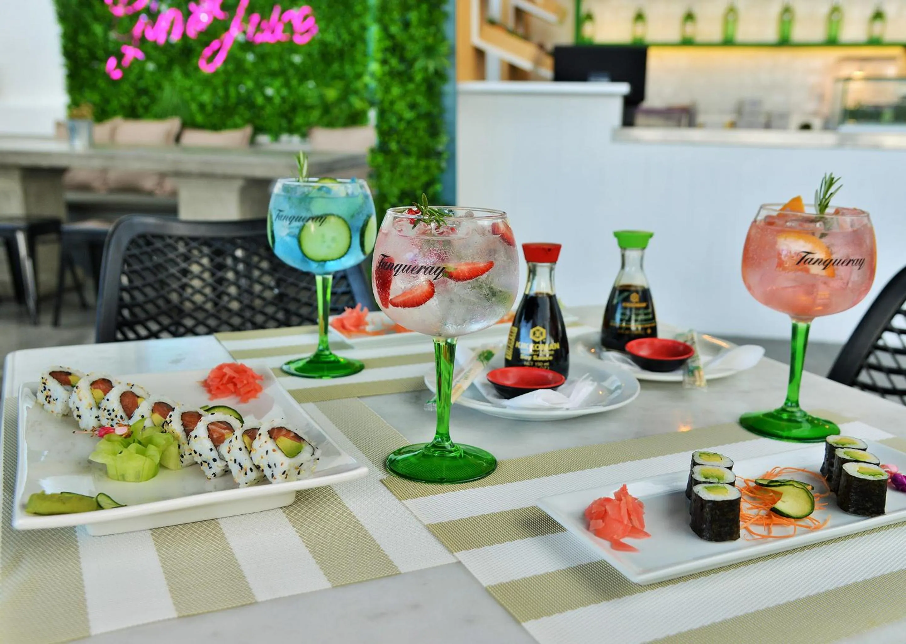 Food and drinks in Peninsula All Suite Hotel by Dream Resorts