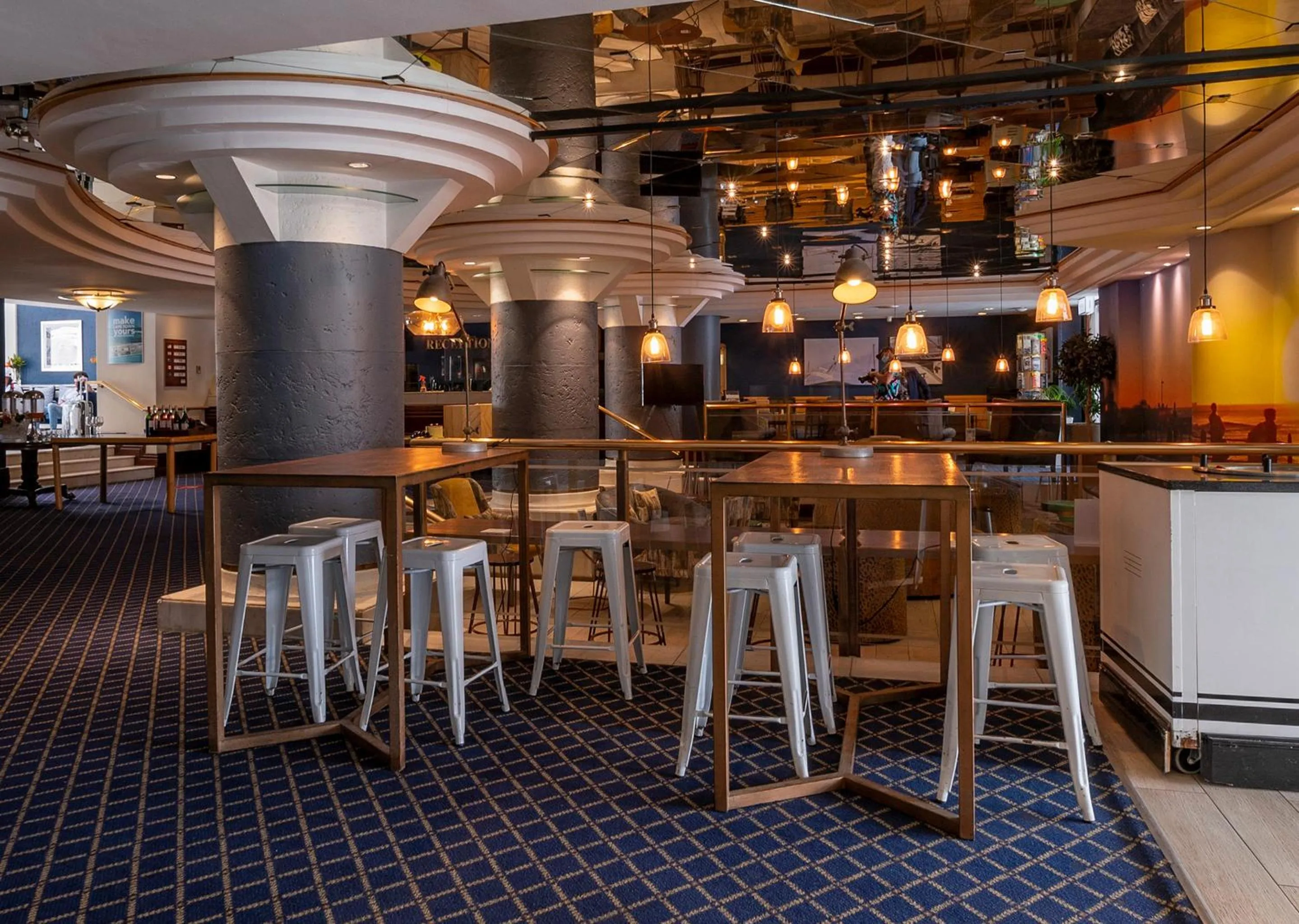 Restaurant/places to eat in Peninsula All Suite Hotel by Dream Resorts