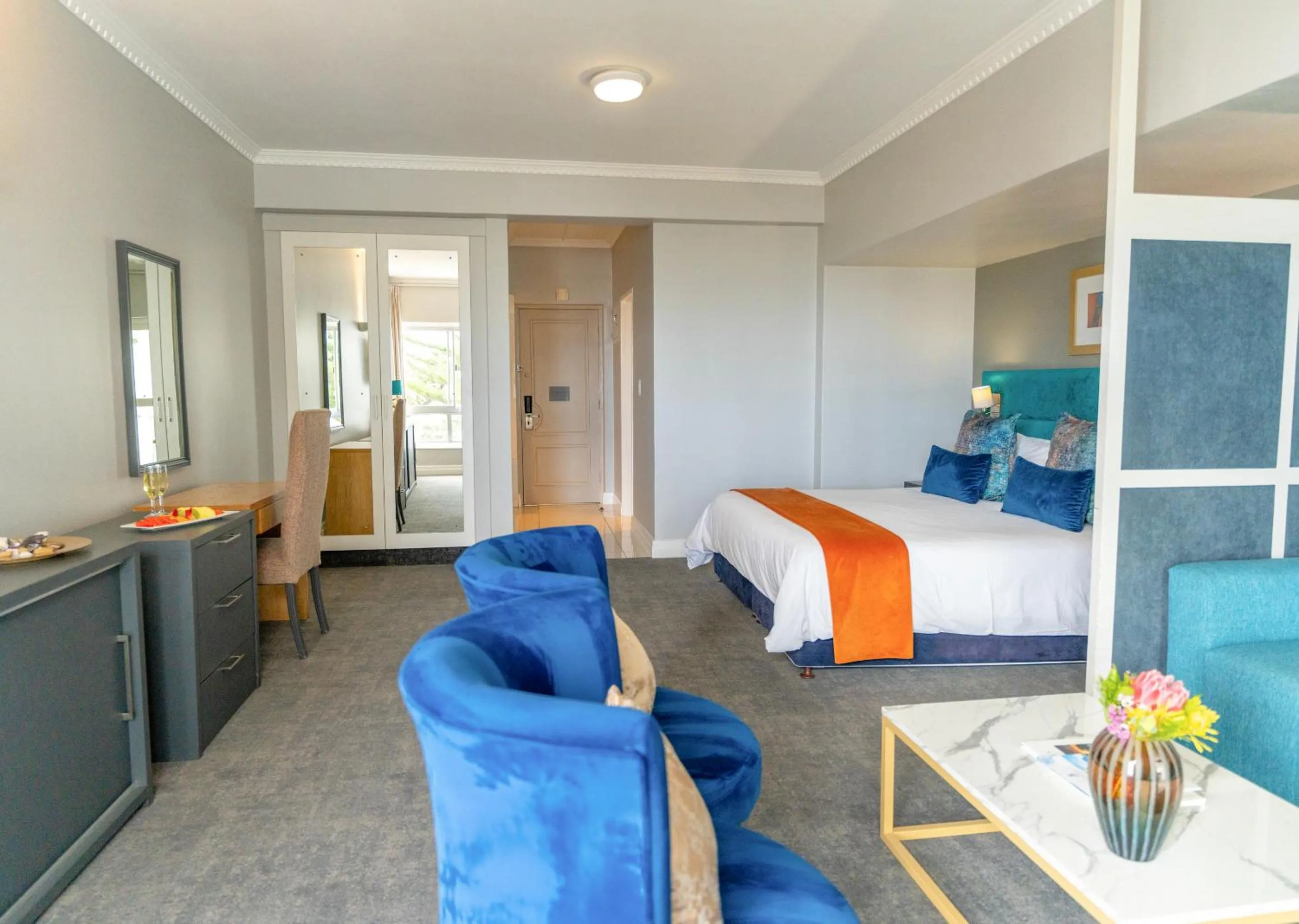 Bed in Peninsula All Suite Hotel by Dream Resorts