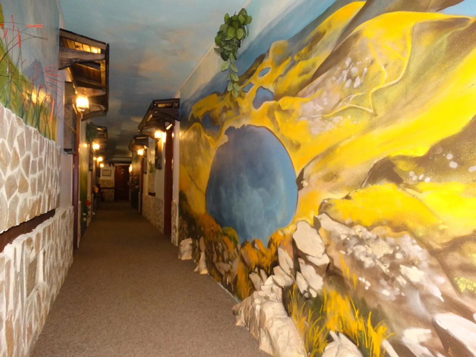 Restaurant/places to eat in Hotel Simona Complex