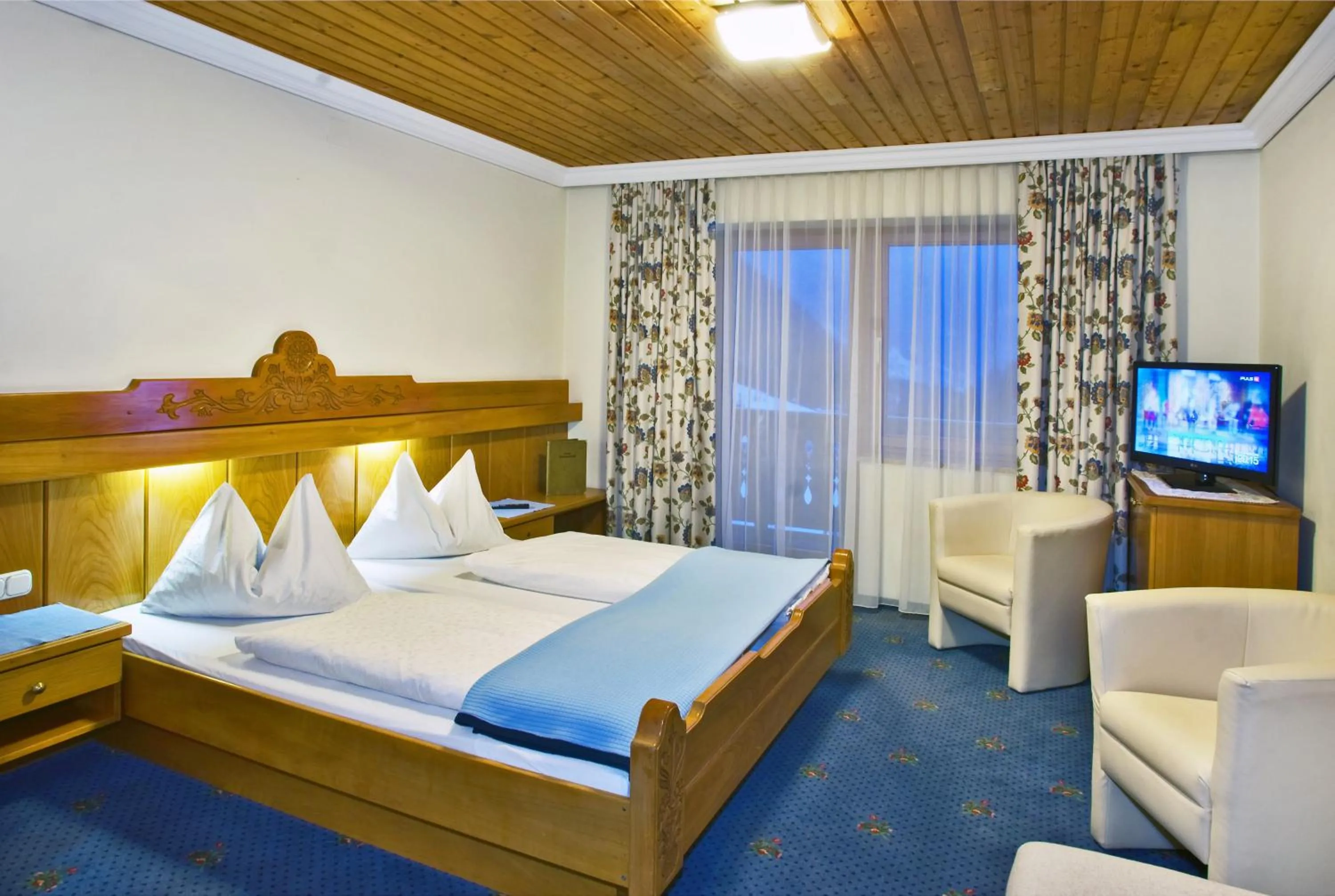 Photo of the whole room, Bed in Hotel Berghof