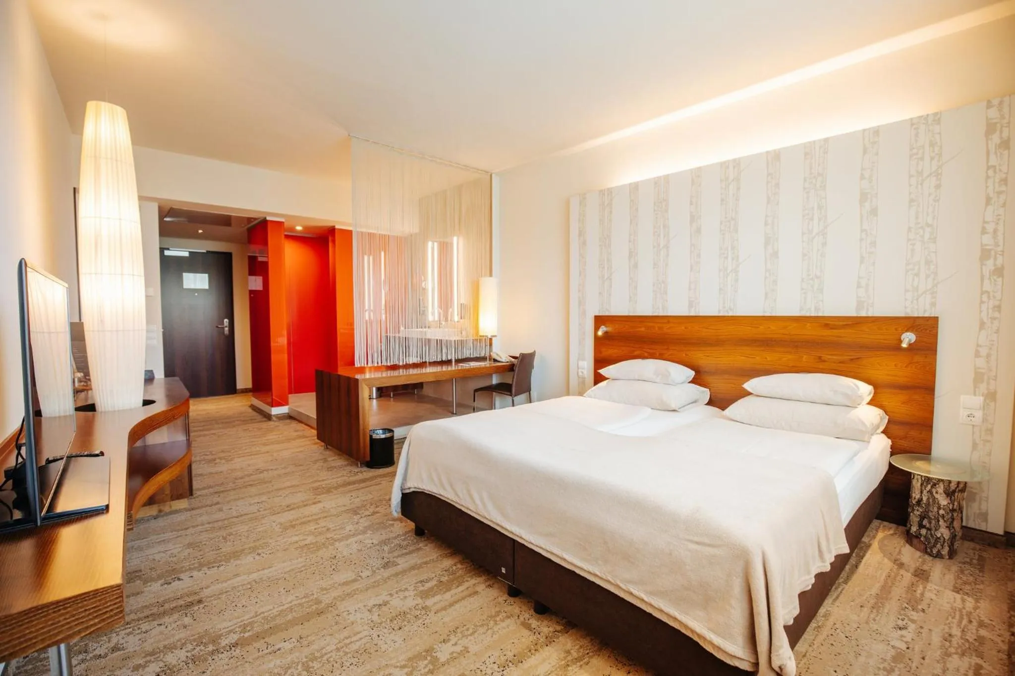 Property building, Bed in Das Seepark Wörthersee Resort