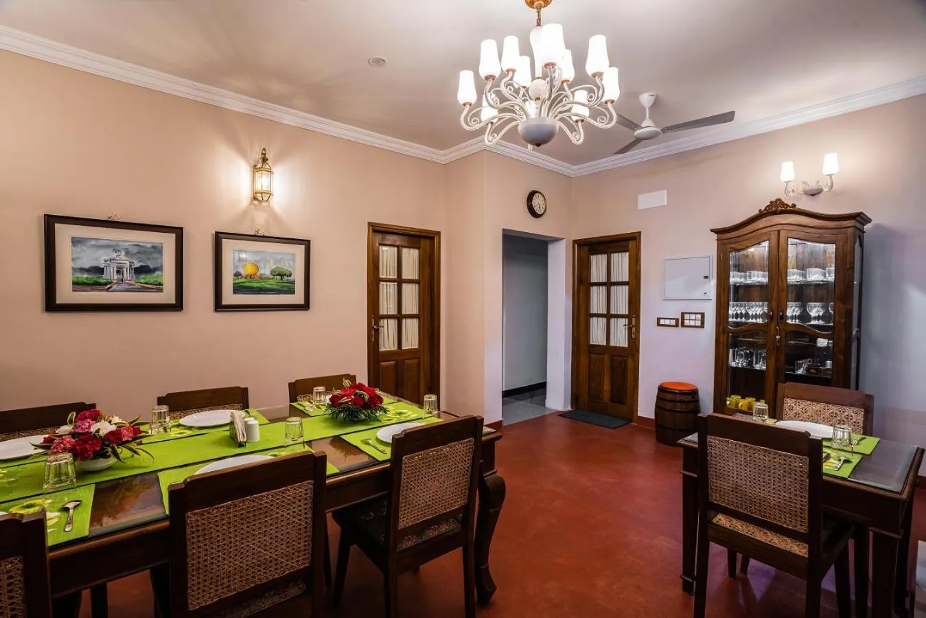 Restaurant/places to eat in 19VillaMira