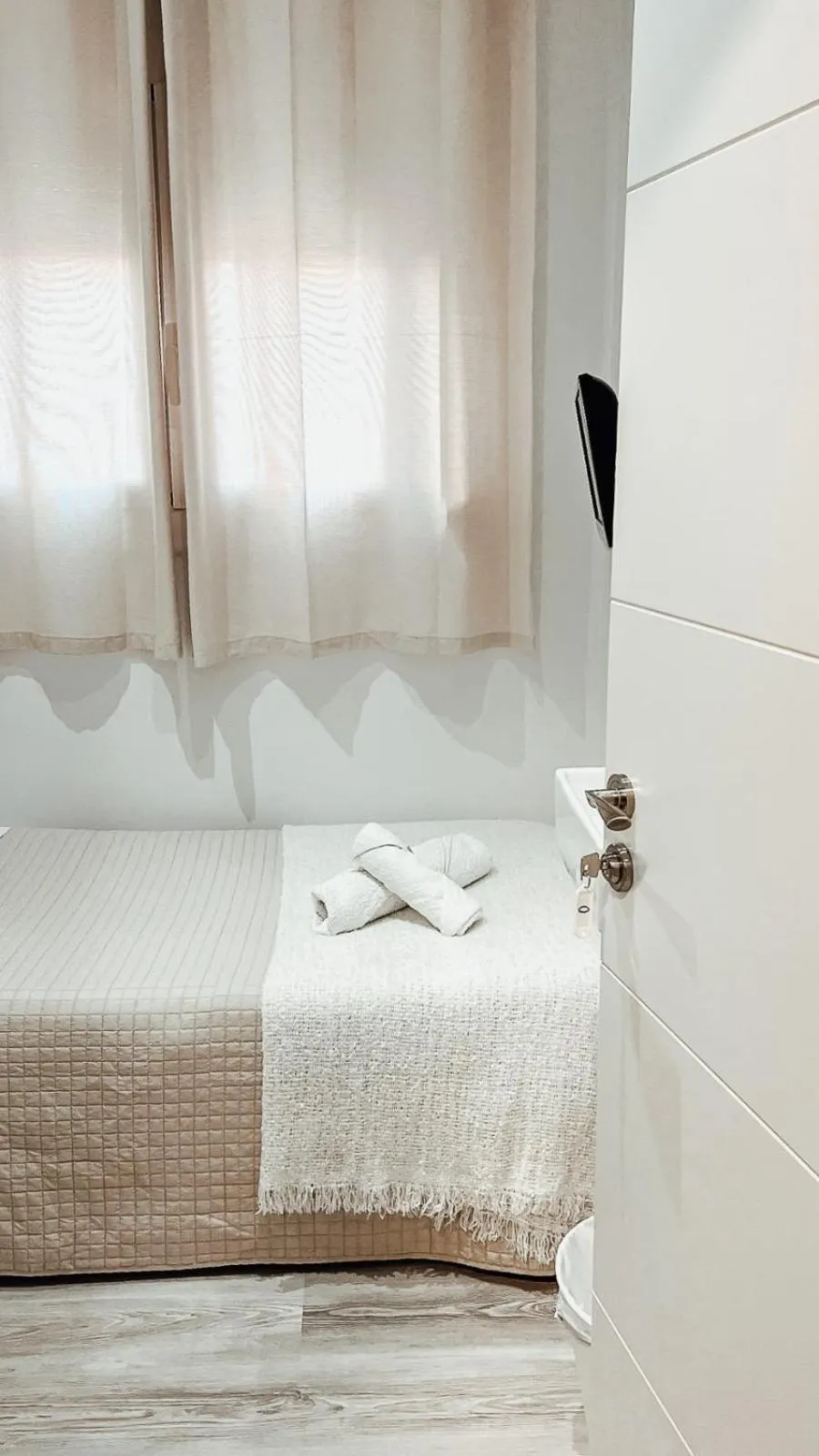 Bed in Hostal Ruta de Francia