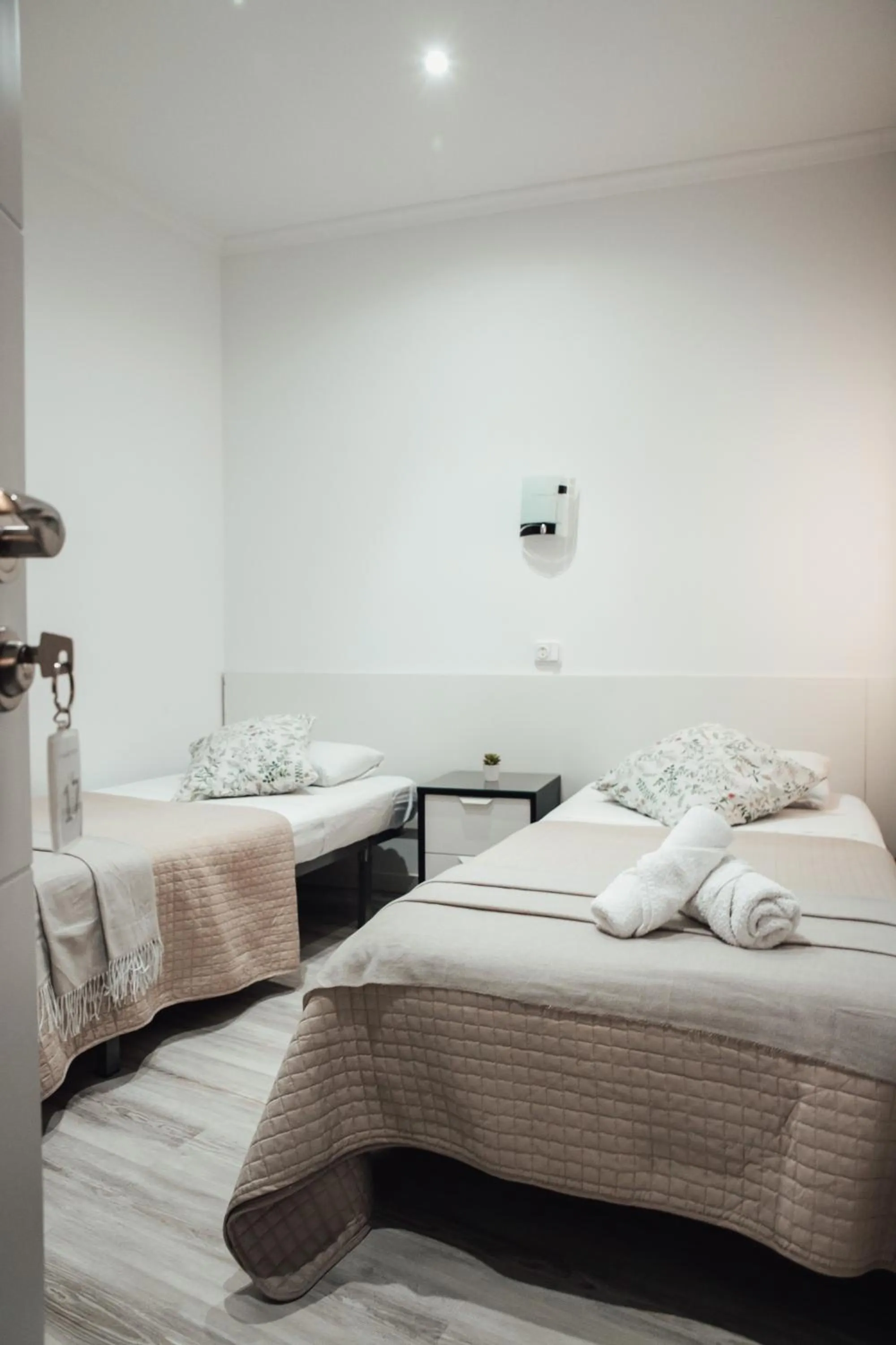 Bed in Hostal Ruta de Francia