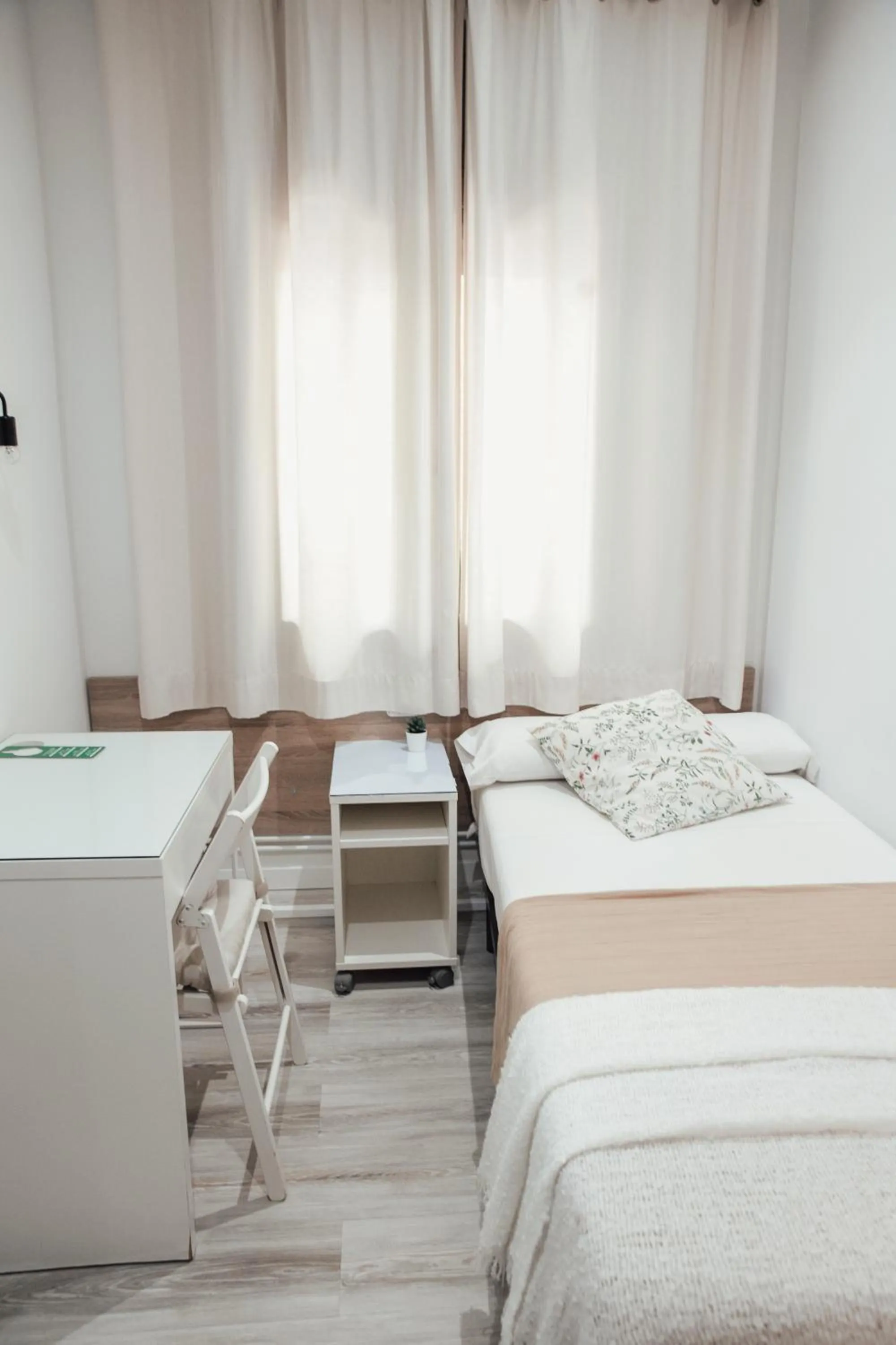 Bed in Hostal Ruta de Francia