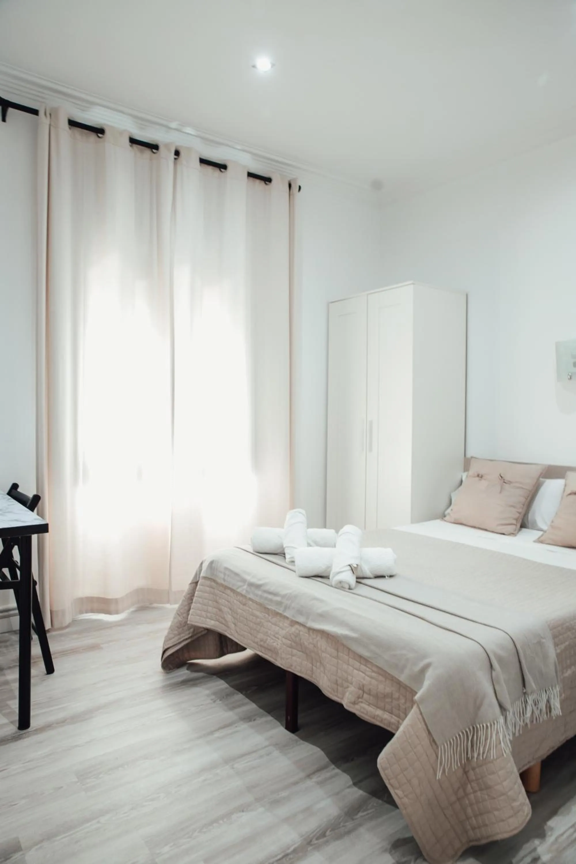 Bed in Hostal Ruta de Francia