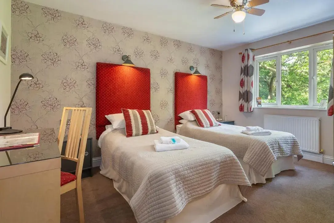 Twin Room with Shower - single occupancy in Pretty Maid House B&B Twin Room with Shower - single occupancy in Pretty Maid House B&B