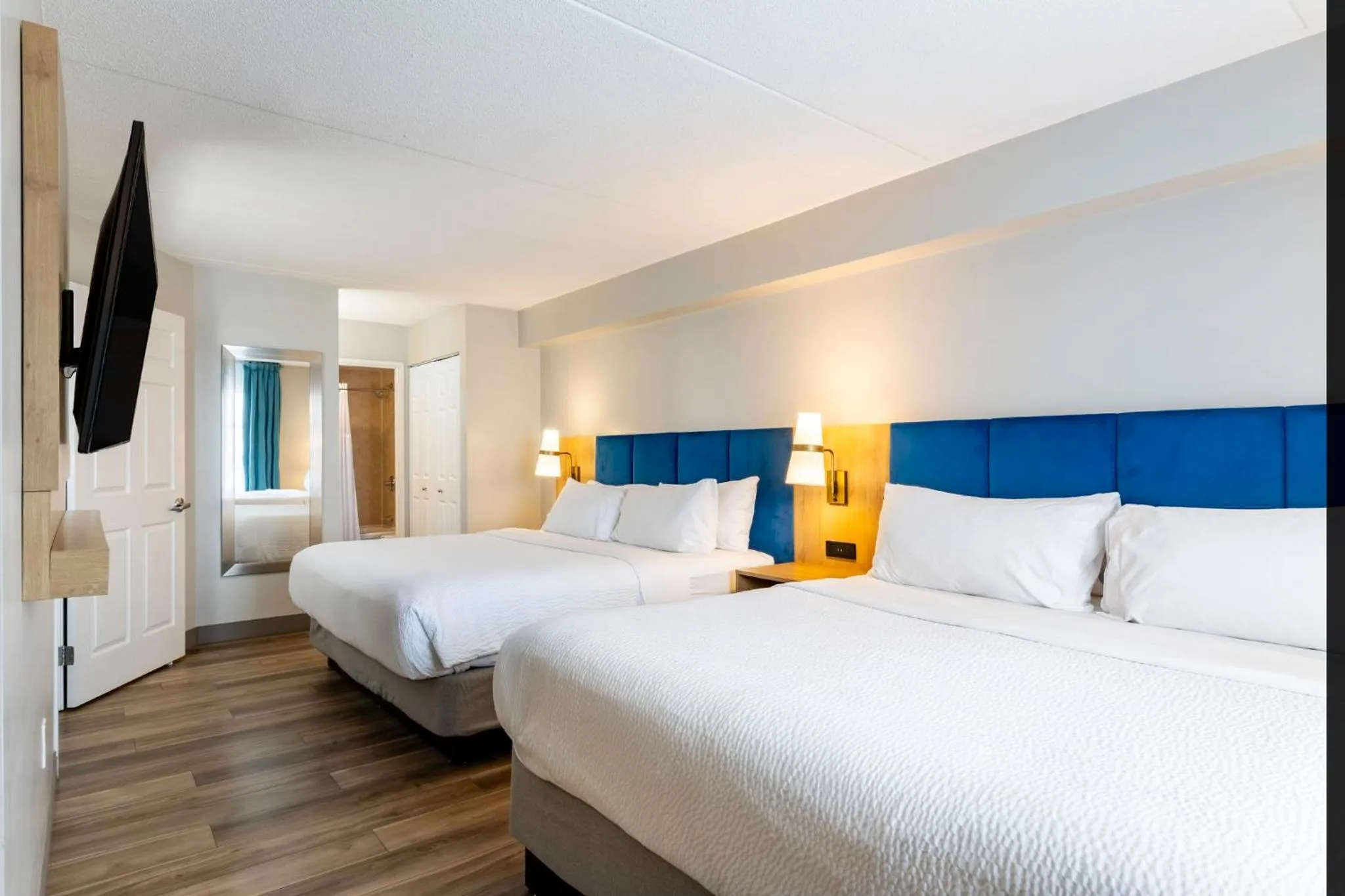 Photo of the whole room, Bed in Staybridge Suites London by IHG