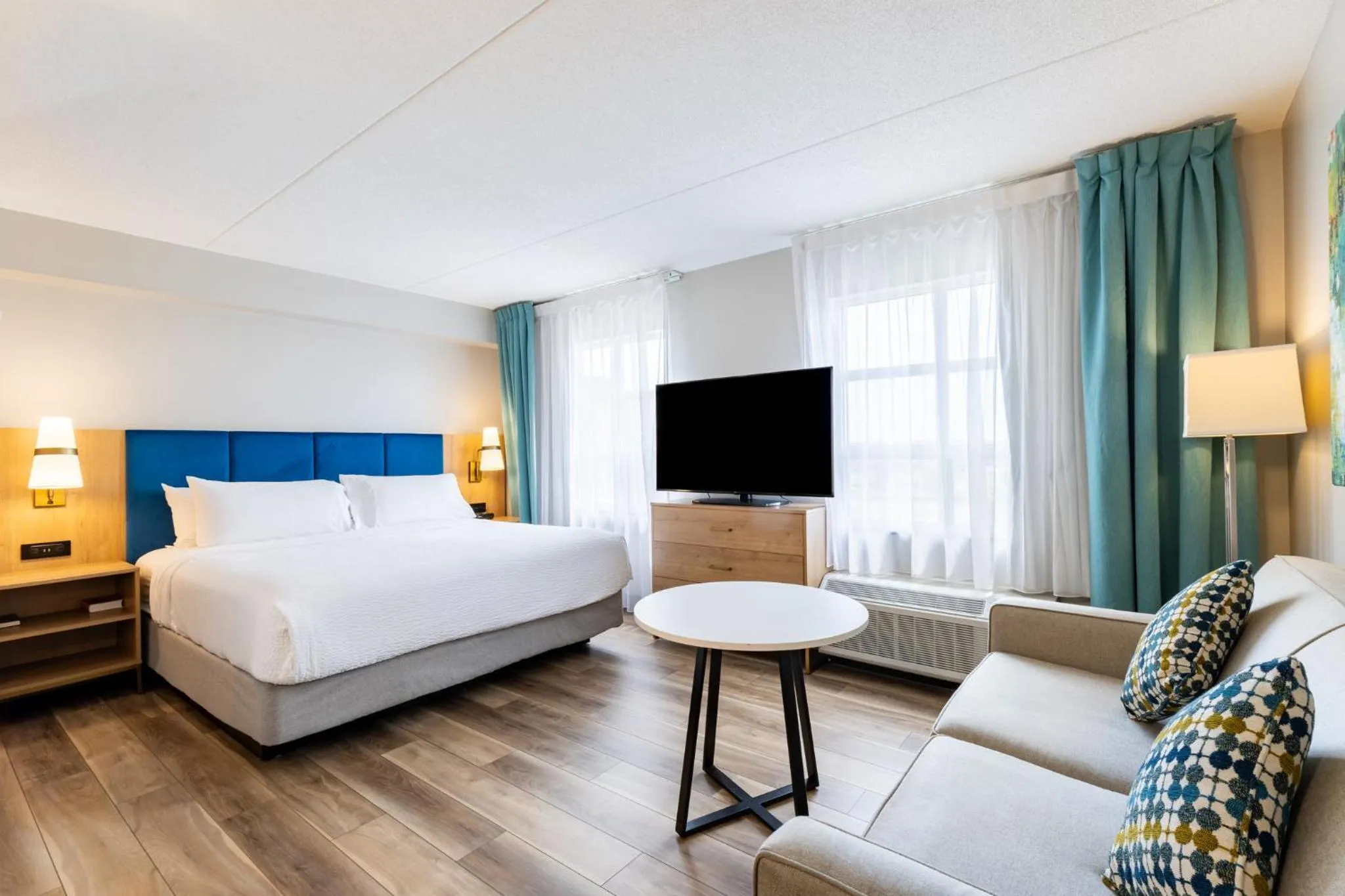 Photo of the whole room, Bed in Staybridge Suites London by IHG