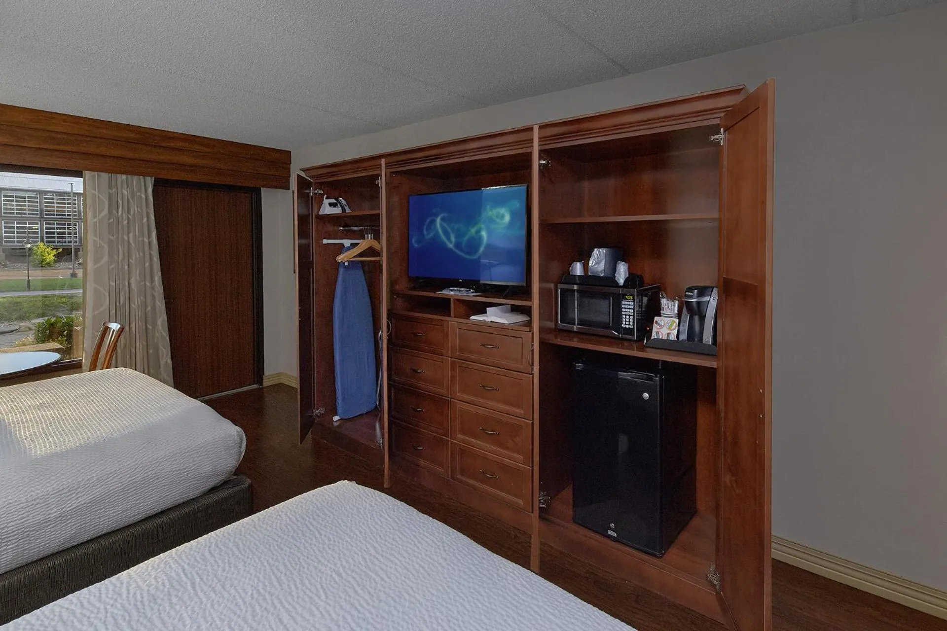 Bedroom, Bed in The Inn On The River