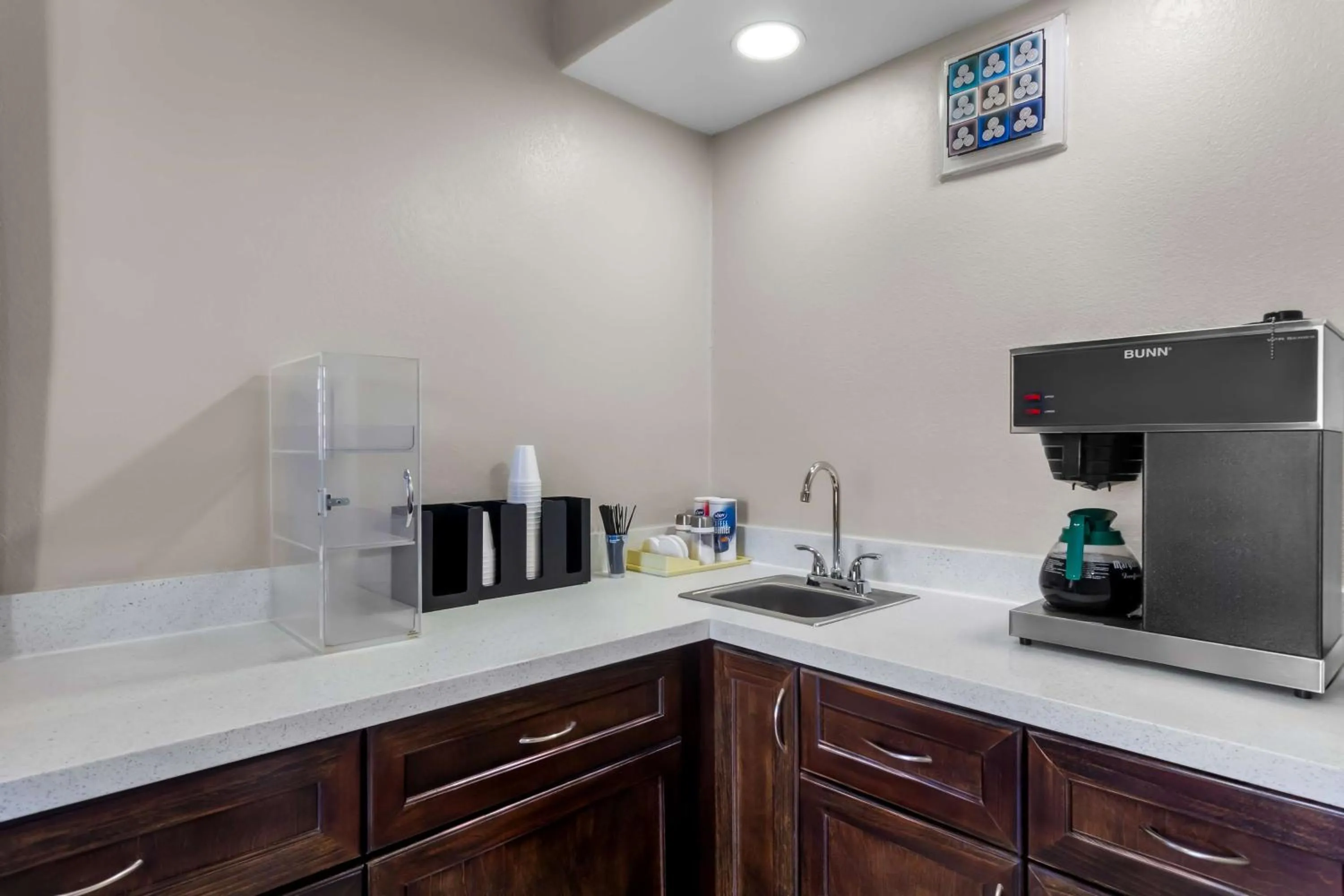 Breakfast in Americas Best Value Inn Houston Heights at I-45