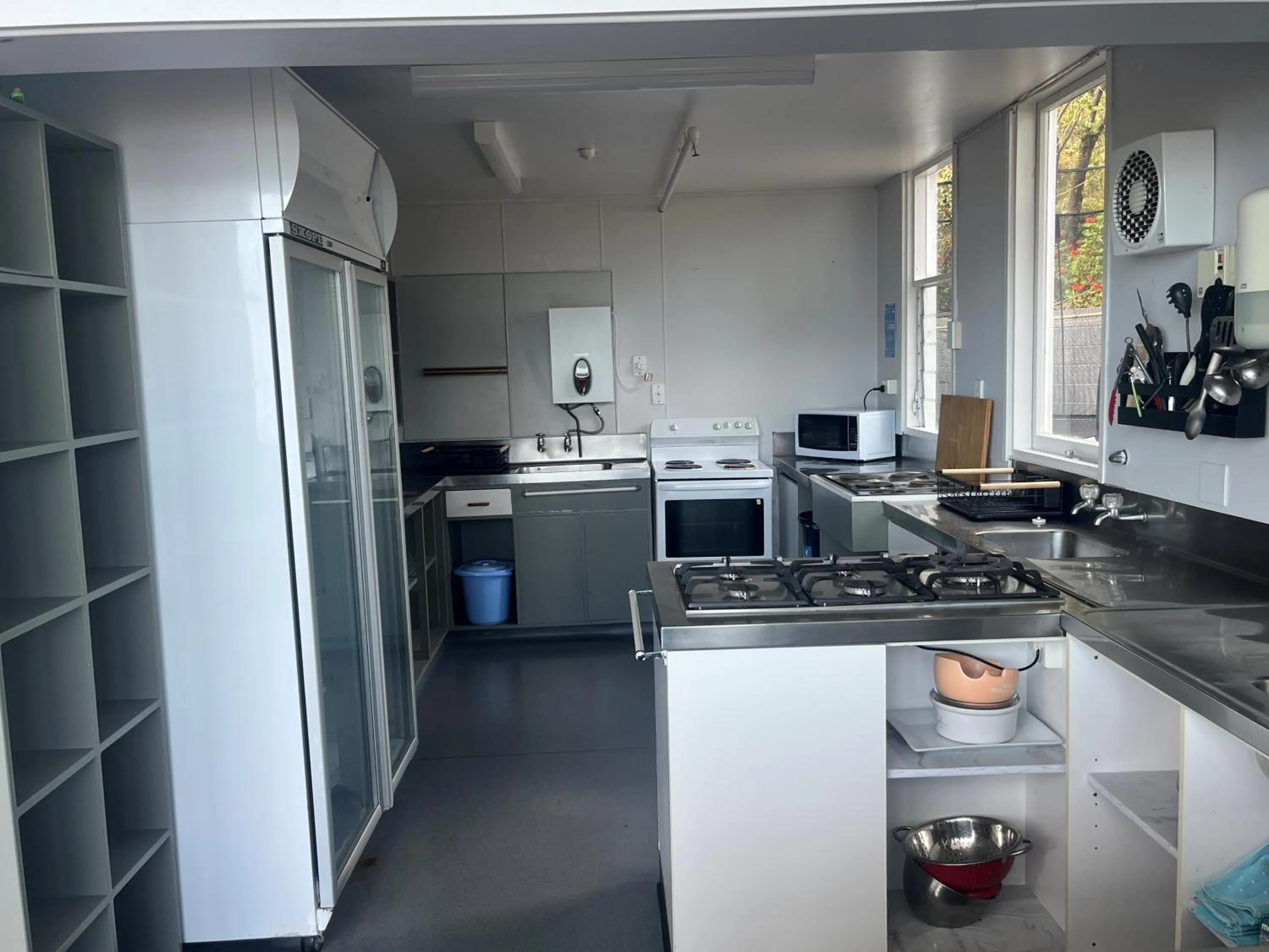 Communal kitchen in Kaikoura Seaside lodge