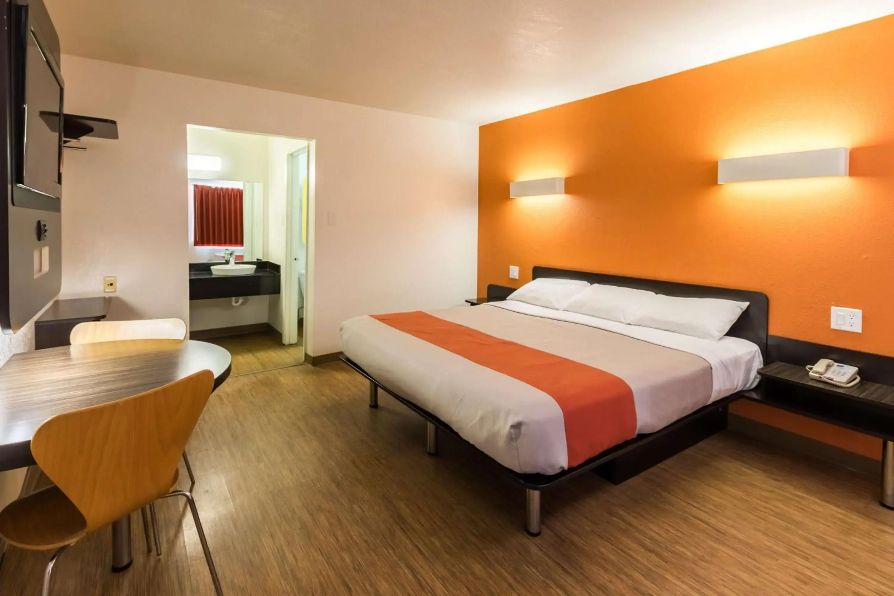 King Room - Disability Access - Non-Smoking in Motel 6-Stephenville, TX King Room - Disability Access - Non-Smoking in Motel 6-Stephenville, TX