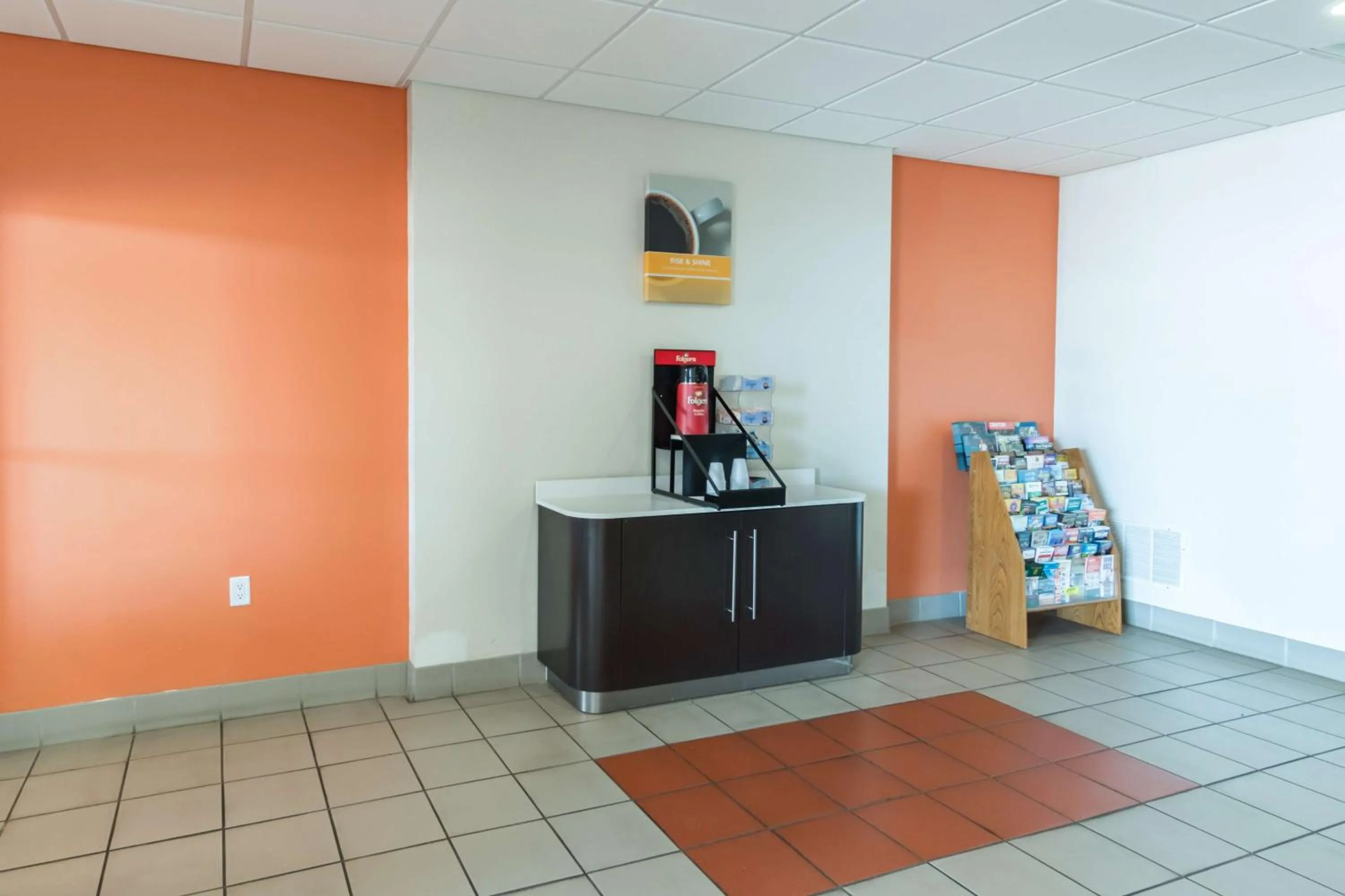 Library in Motel 6-Stephenville, TX