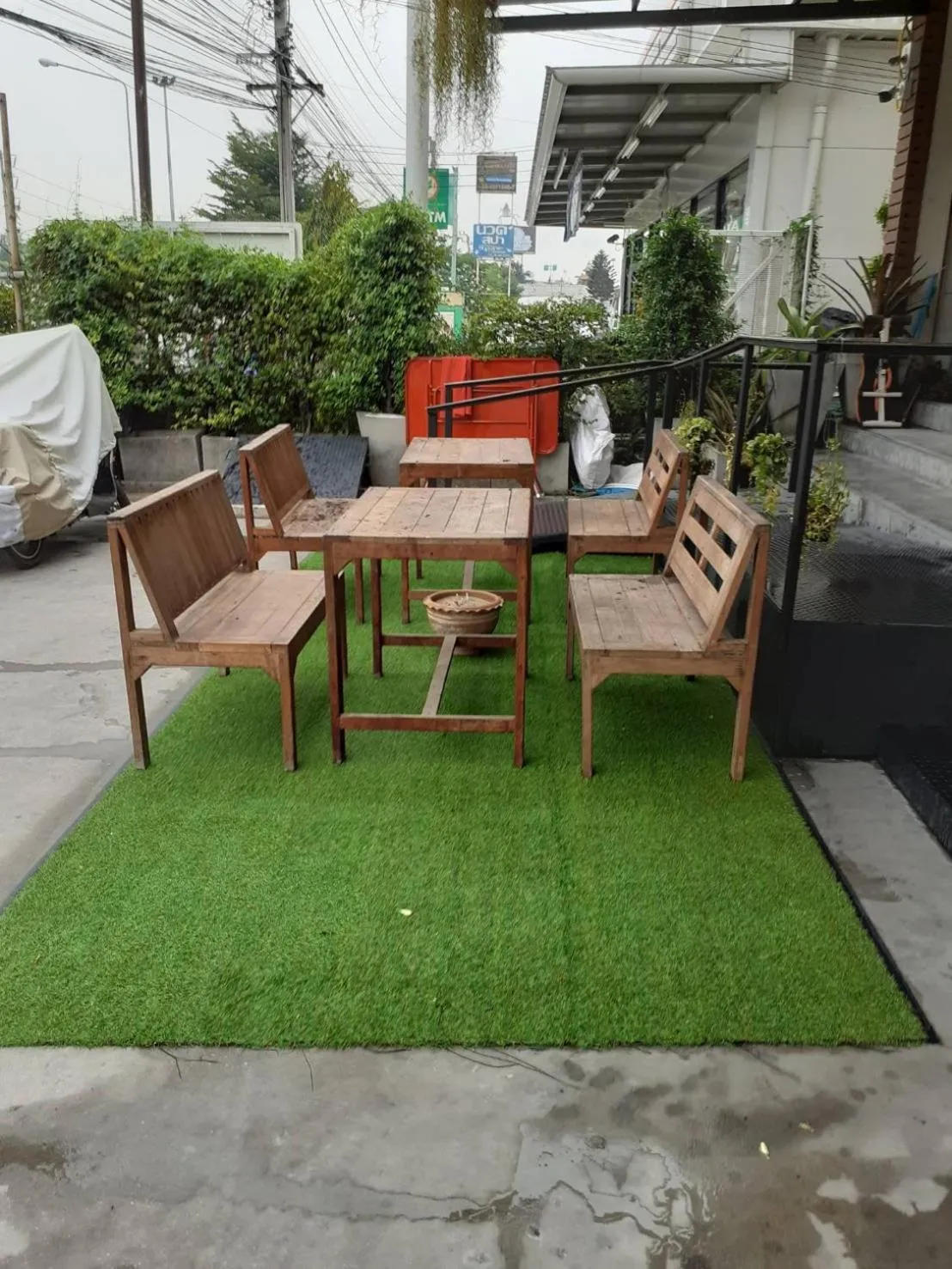 Property building in Best Bed Suvarnabhumi Hostel