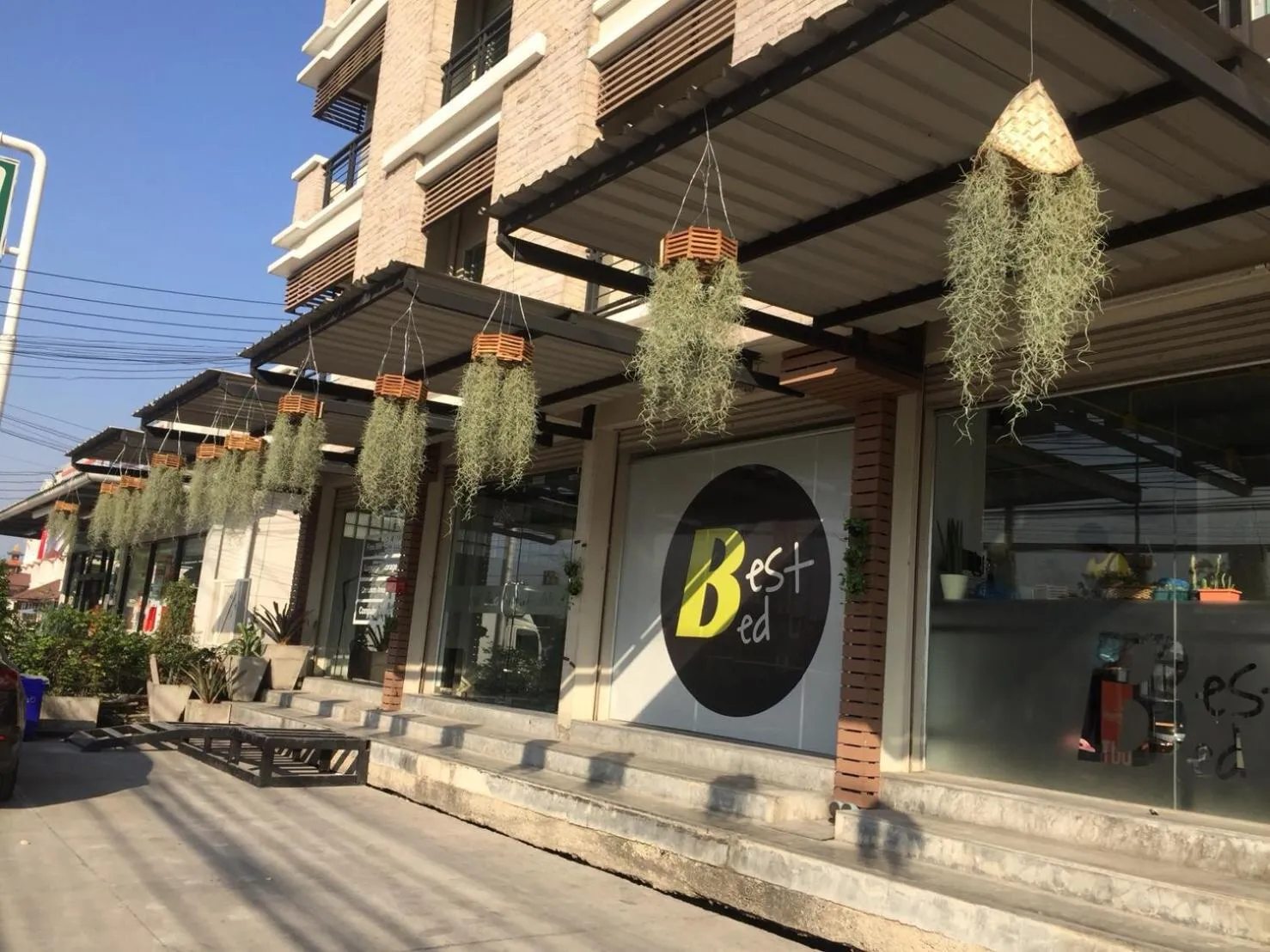 Property building in Best Bed Suvarnabhumi Hostel