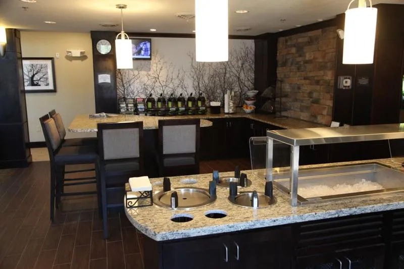 Food and drinks in Staybridge Suites Grand Forks by IHG