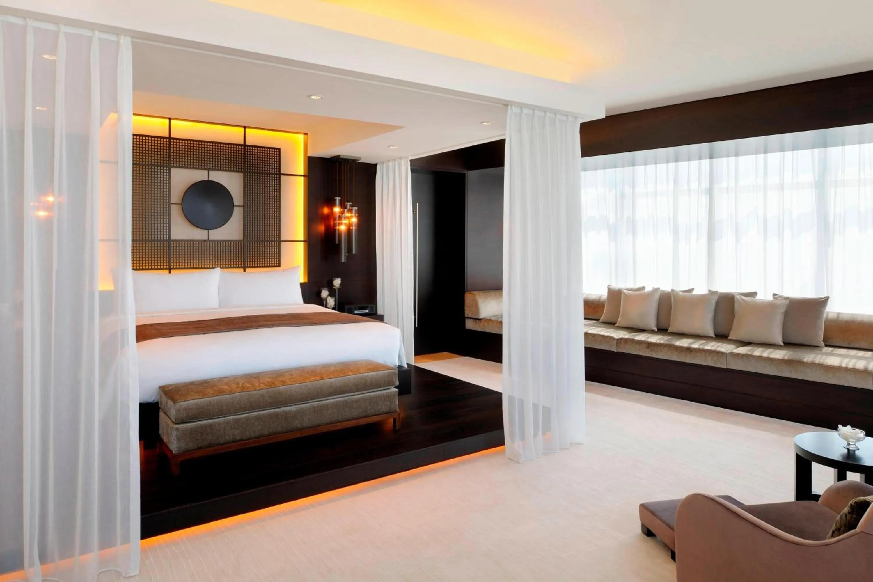Living room, Bed in JW Marriott Marquis Hotel Dubai