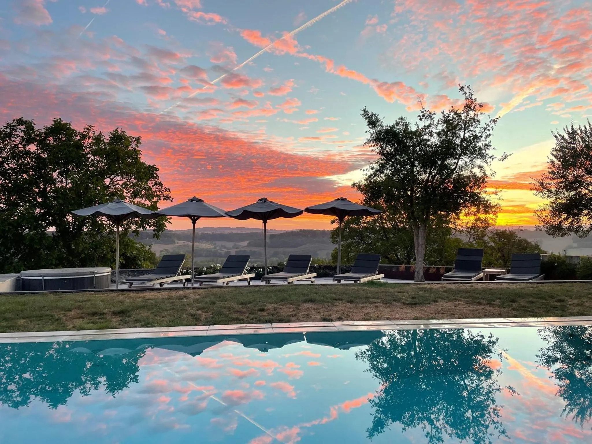 Natural landscape in B&B La Mirande de Saint-Clar