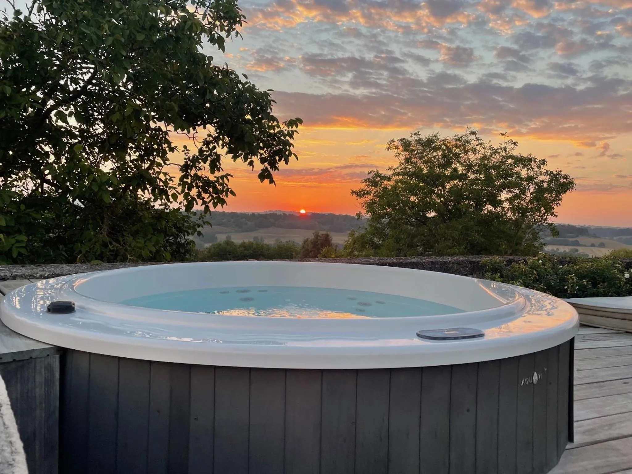 Natural landscape in B&B La Mirande de Saint-Clar