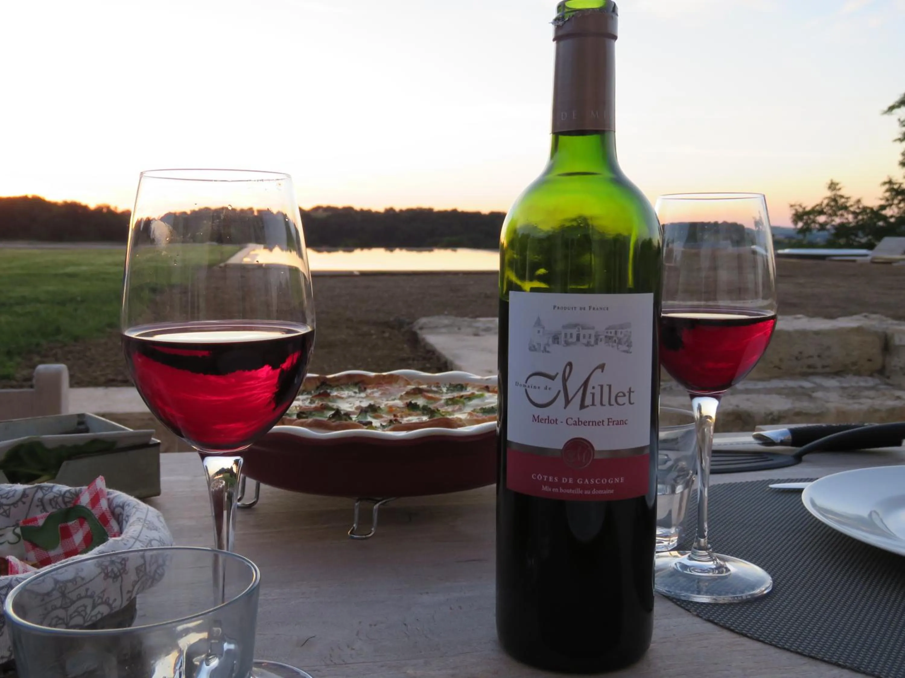 Drinks in B&B La Mirande de Saint-Clar