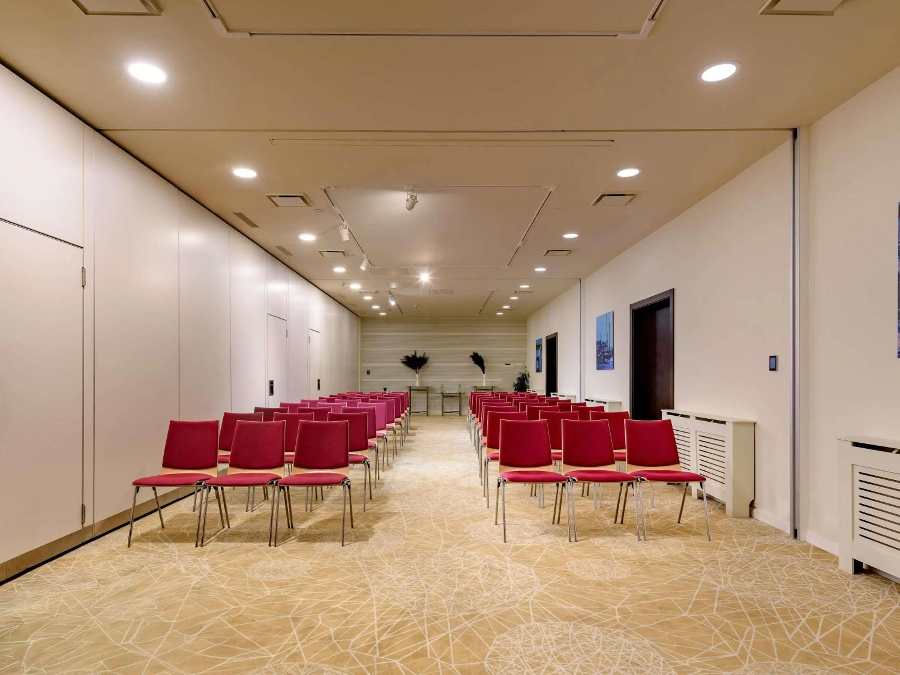 Meeting/conference room in Mövenpick Hotel Lausanne