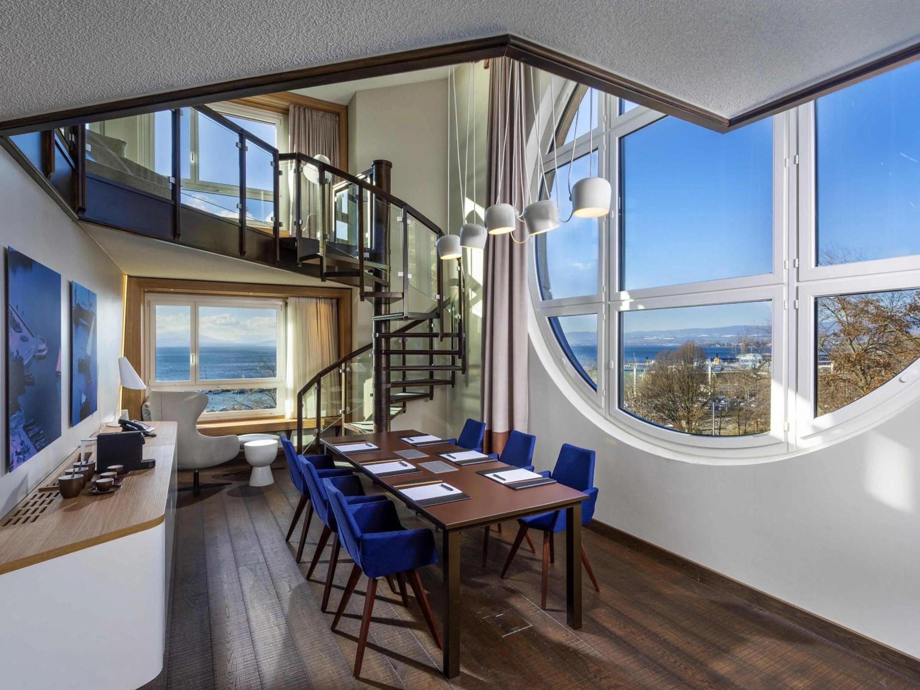 Bedroom in Mövenpick Hotel Lausanne