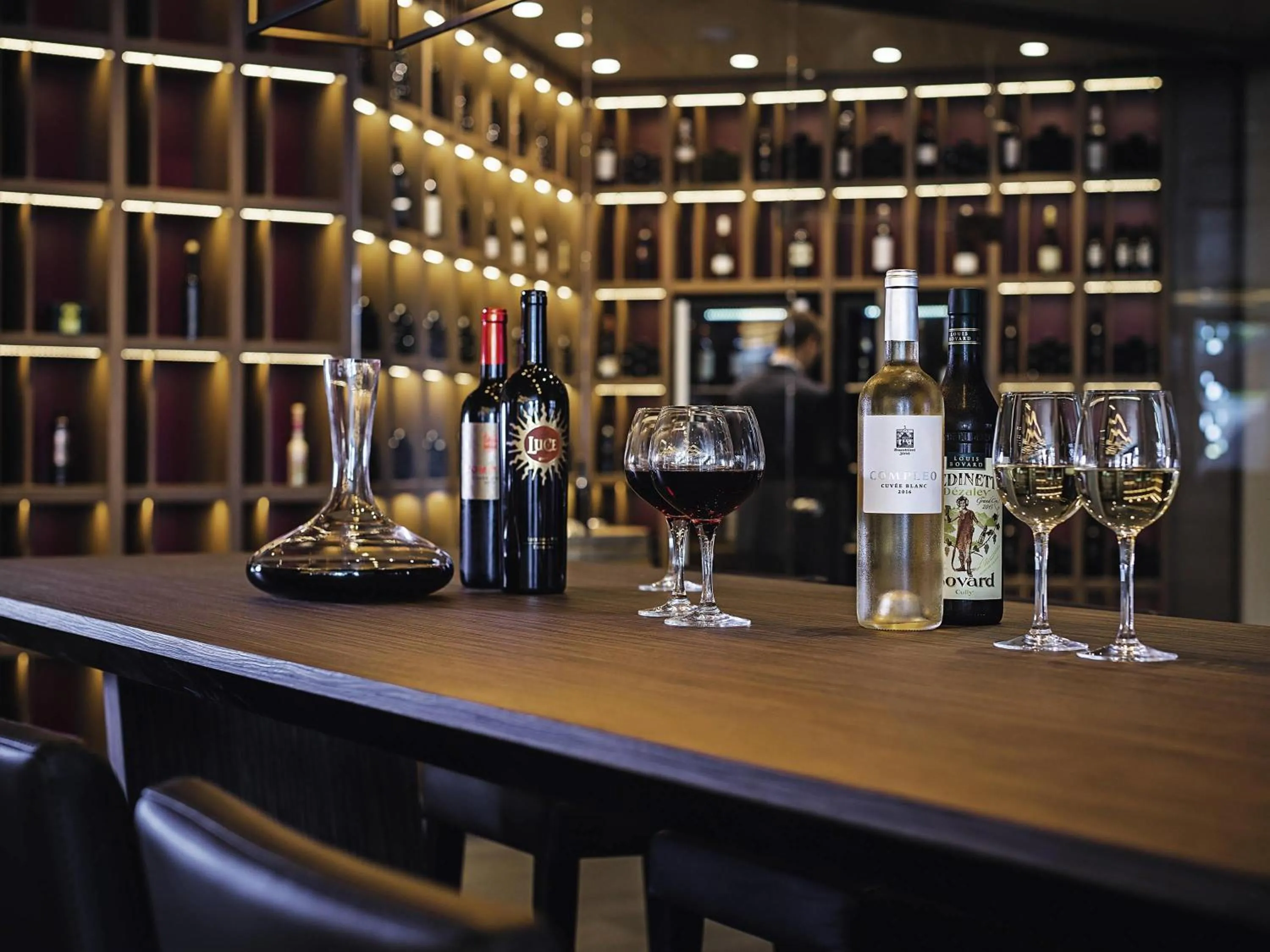 Lounge or bar in Mövenpick Hotel Lausanne