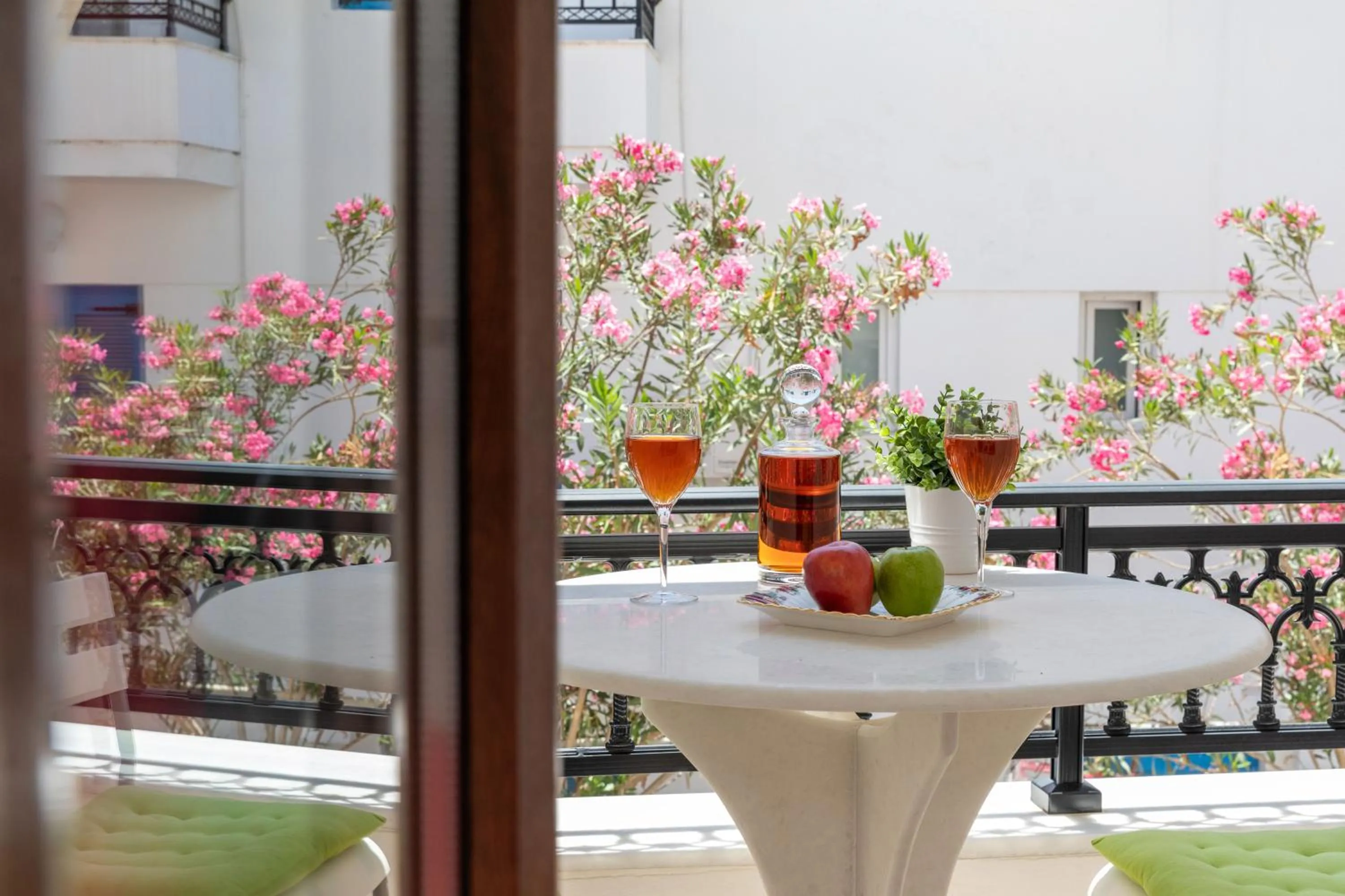 NAXOS DIAMOND Studios Apartments