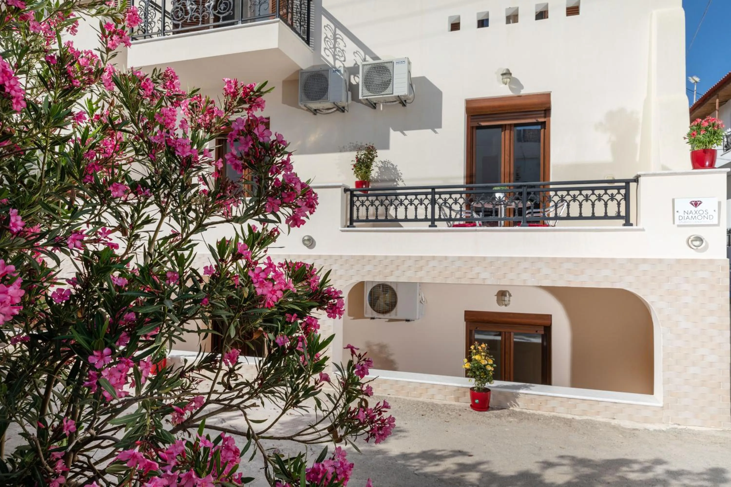 Property building in NAXOS DIAMOND Studios Apartments