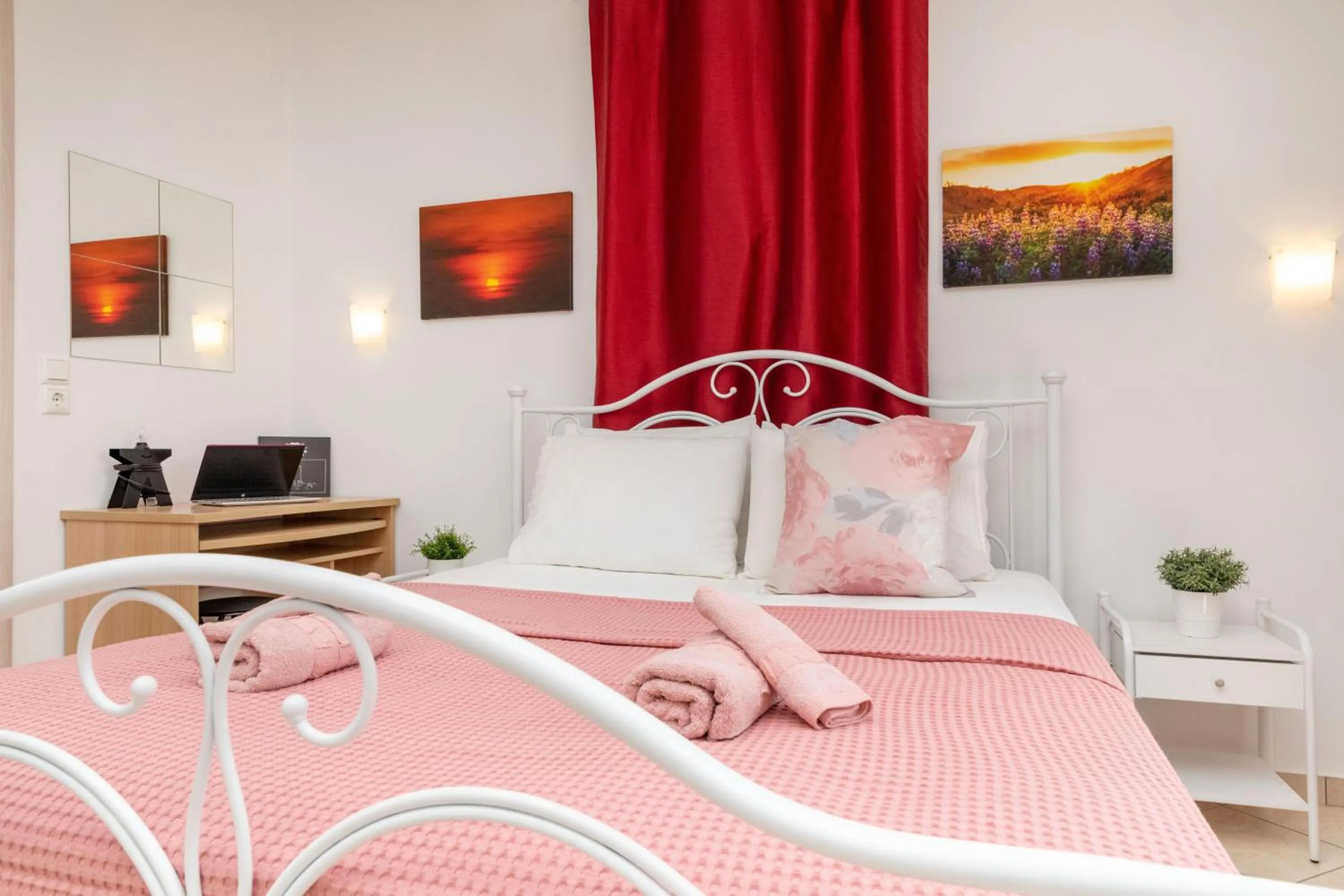 Bed in NAXOS DIAMOND Studios Apartments