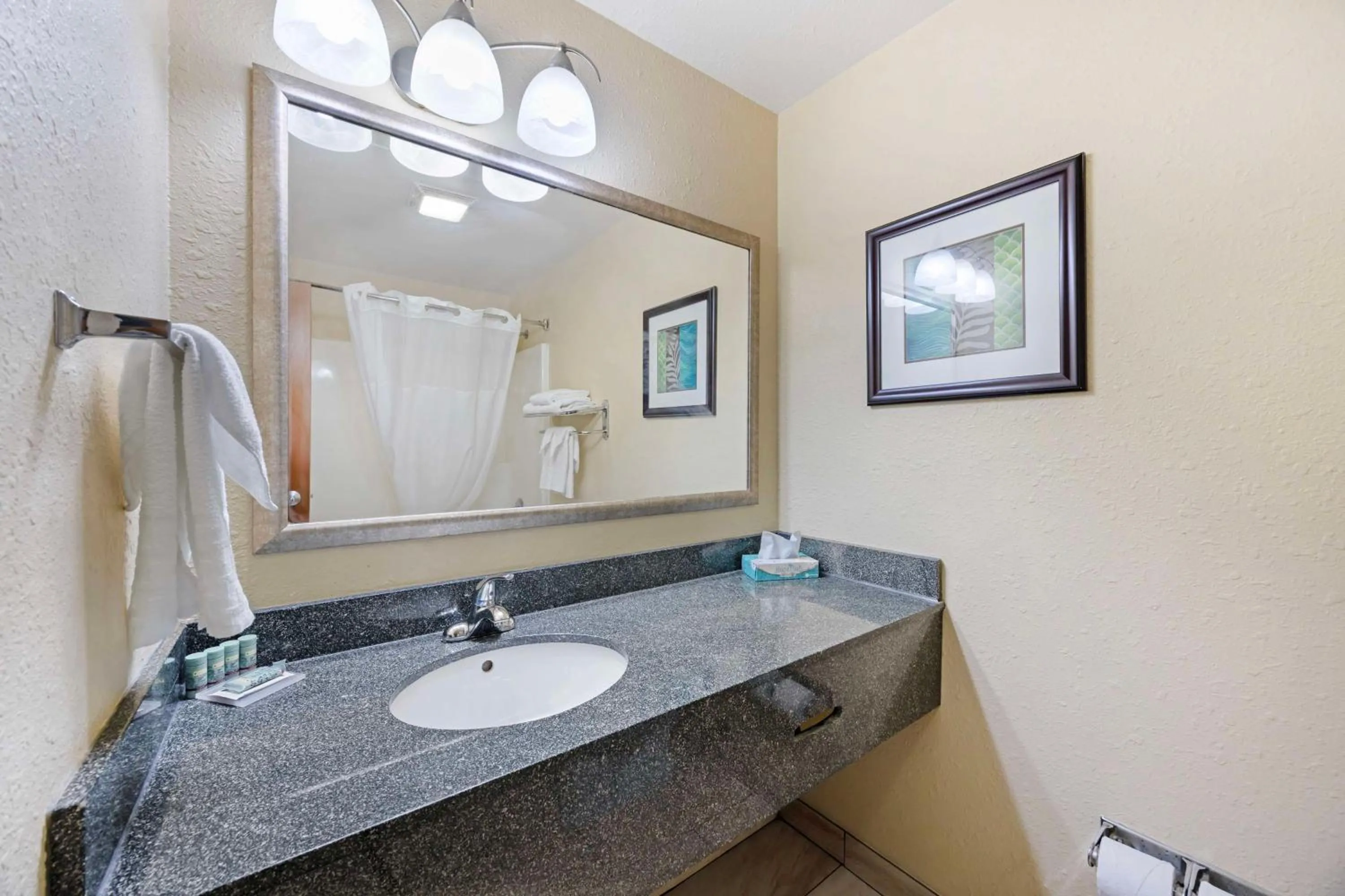 Bathroom in Best Western Central City