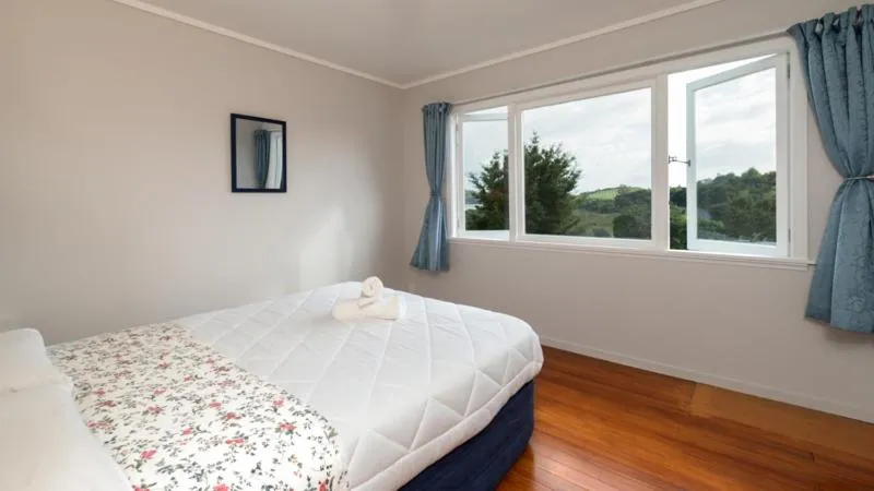 Bedroom, Bed in Russell-Orongo Bay Holiday Park