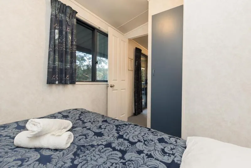 Bedroom, Bed in Russell-Orongo Bay Holiday Park