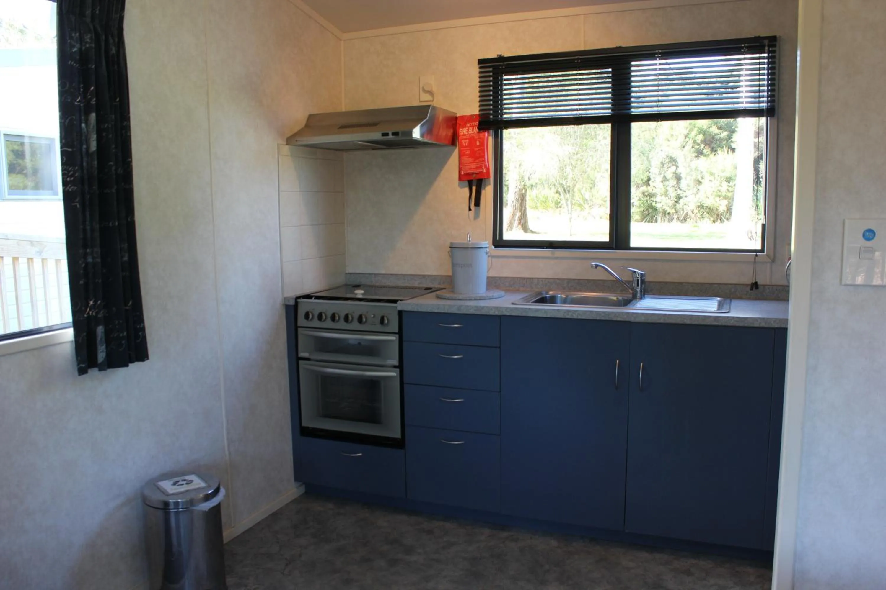 Kitchen or kitchenette in Russell-Orongo Bay Holiday Park