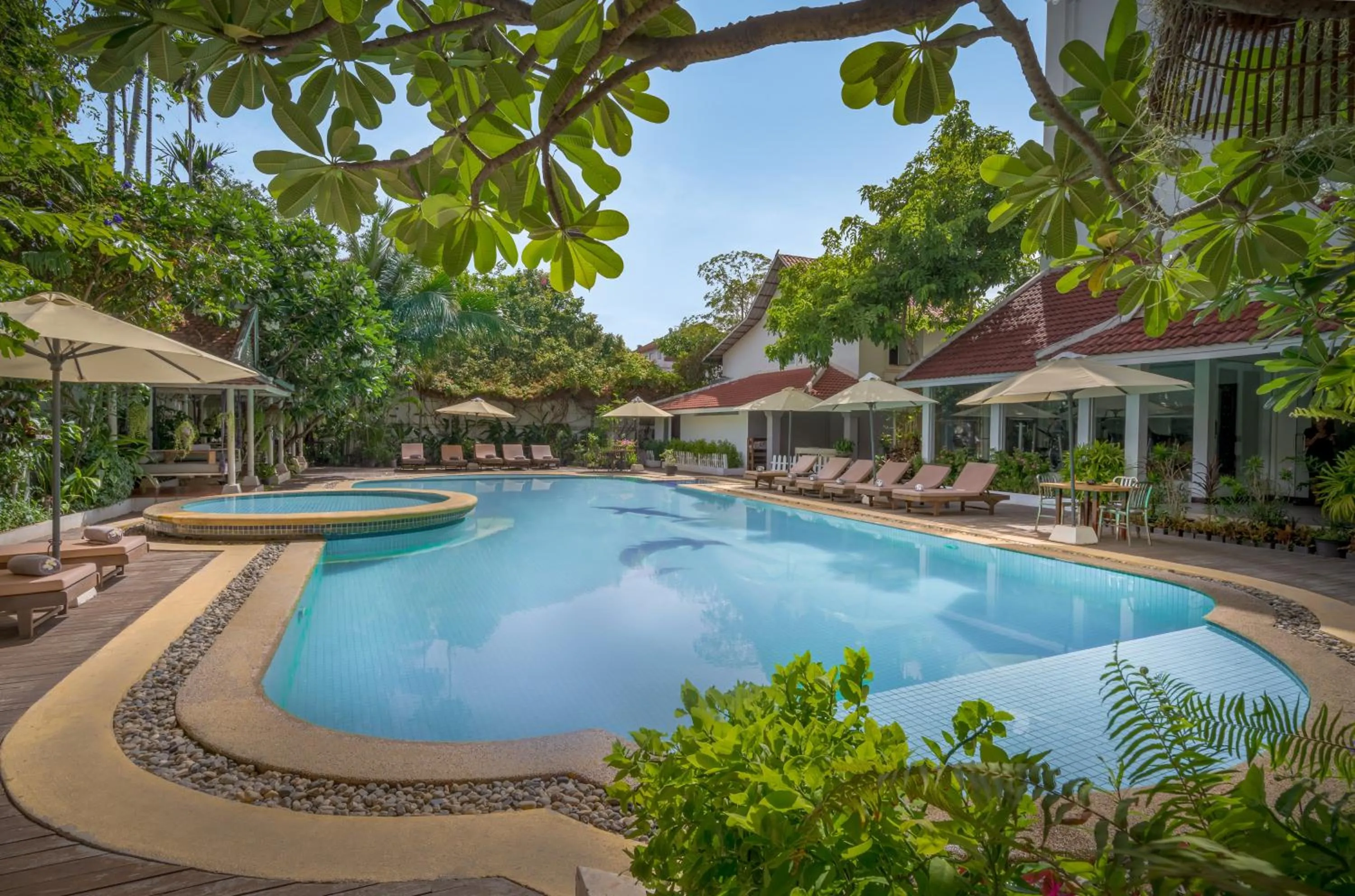 Swimming pool in Memoire d' Angkor Boutique Hotel