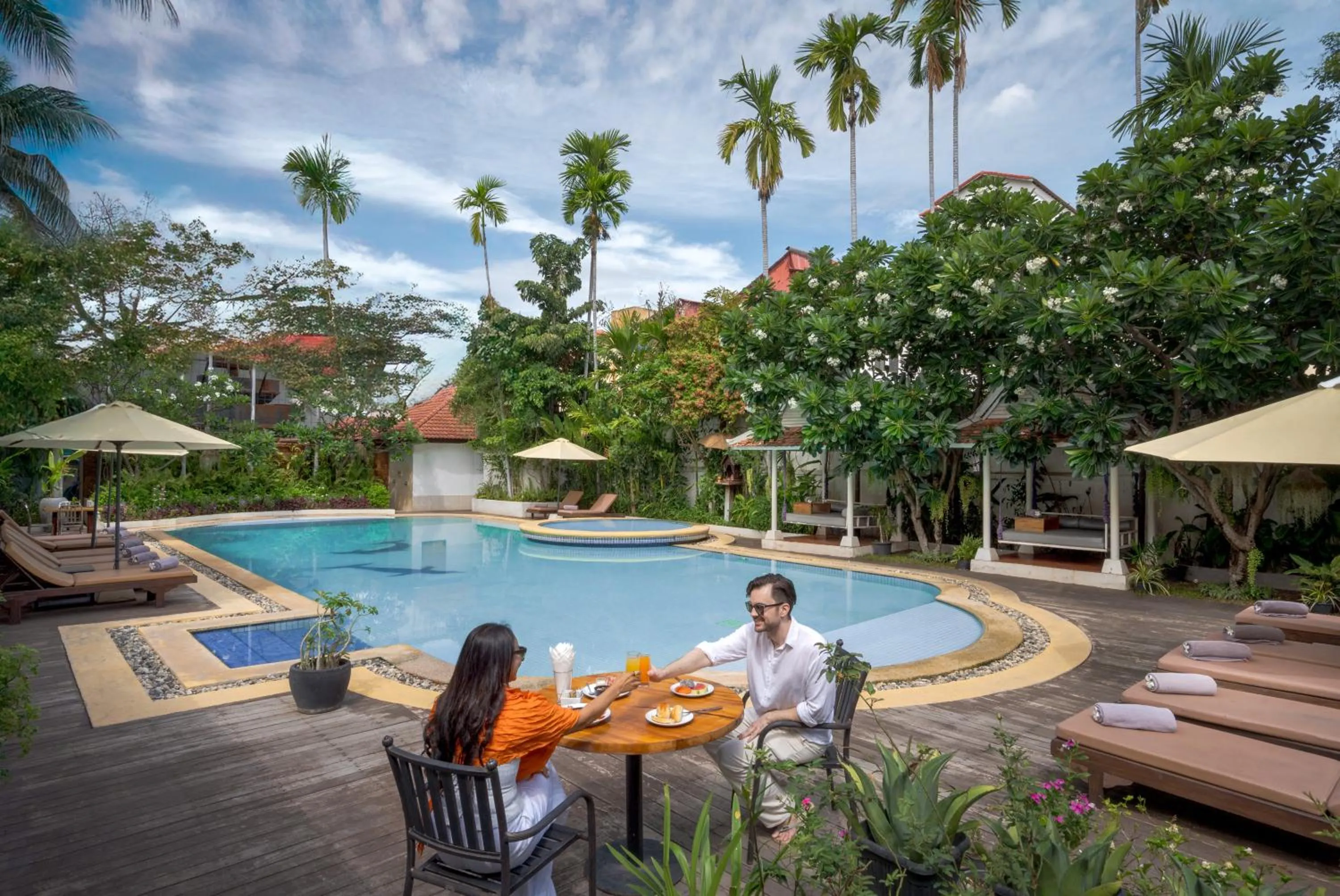 Swimming pool in Memoire d' Angkor Boutique Hotel