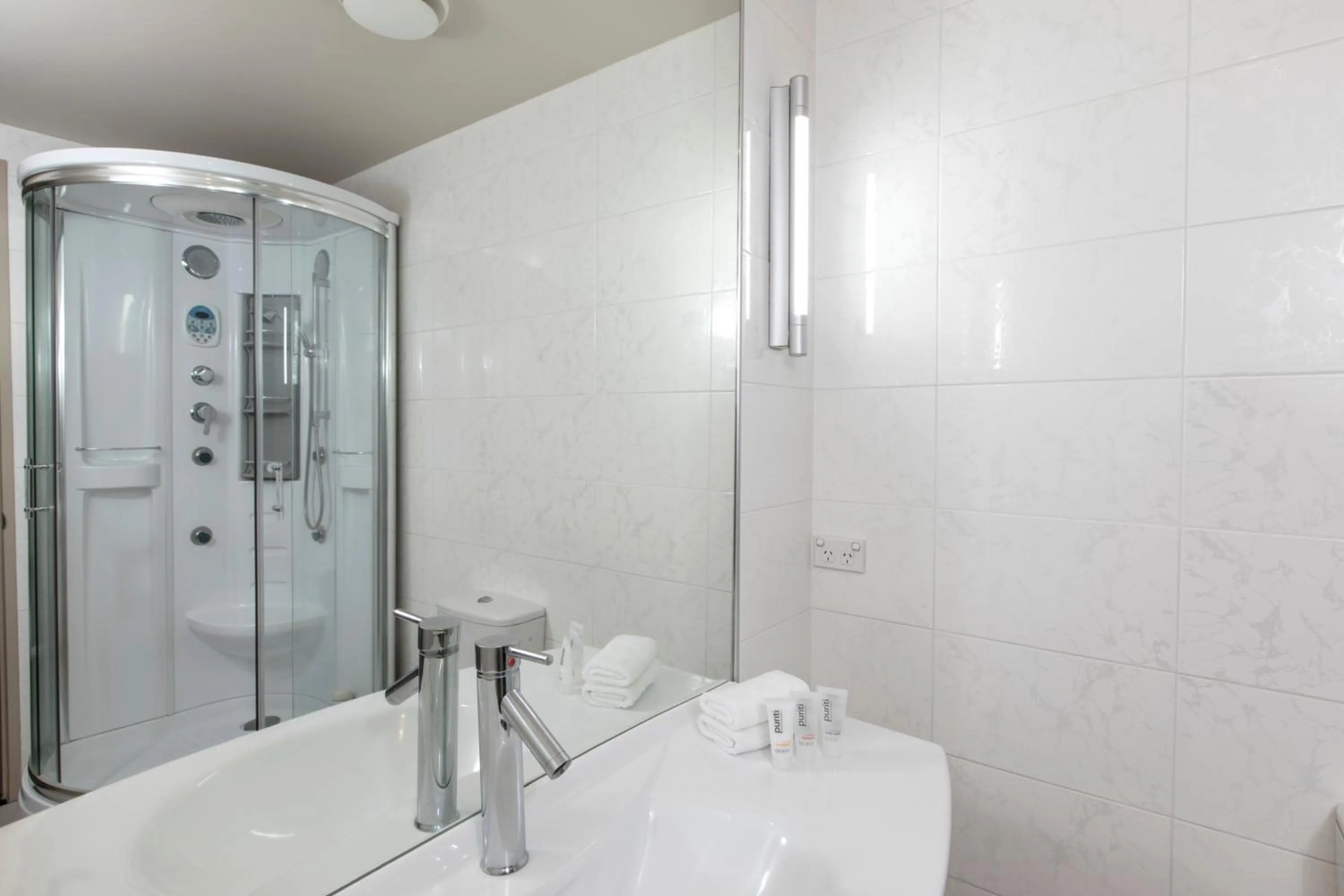 Shower in Quest on Durham