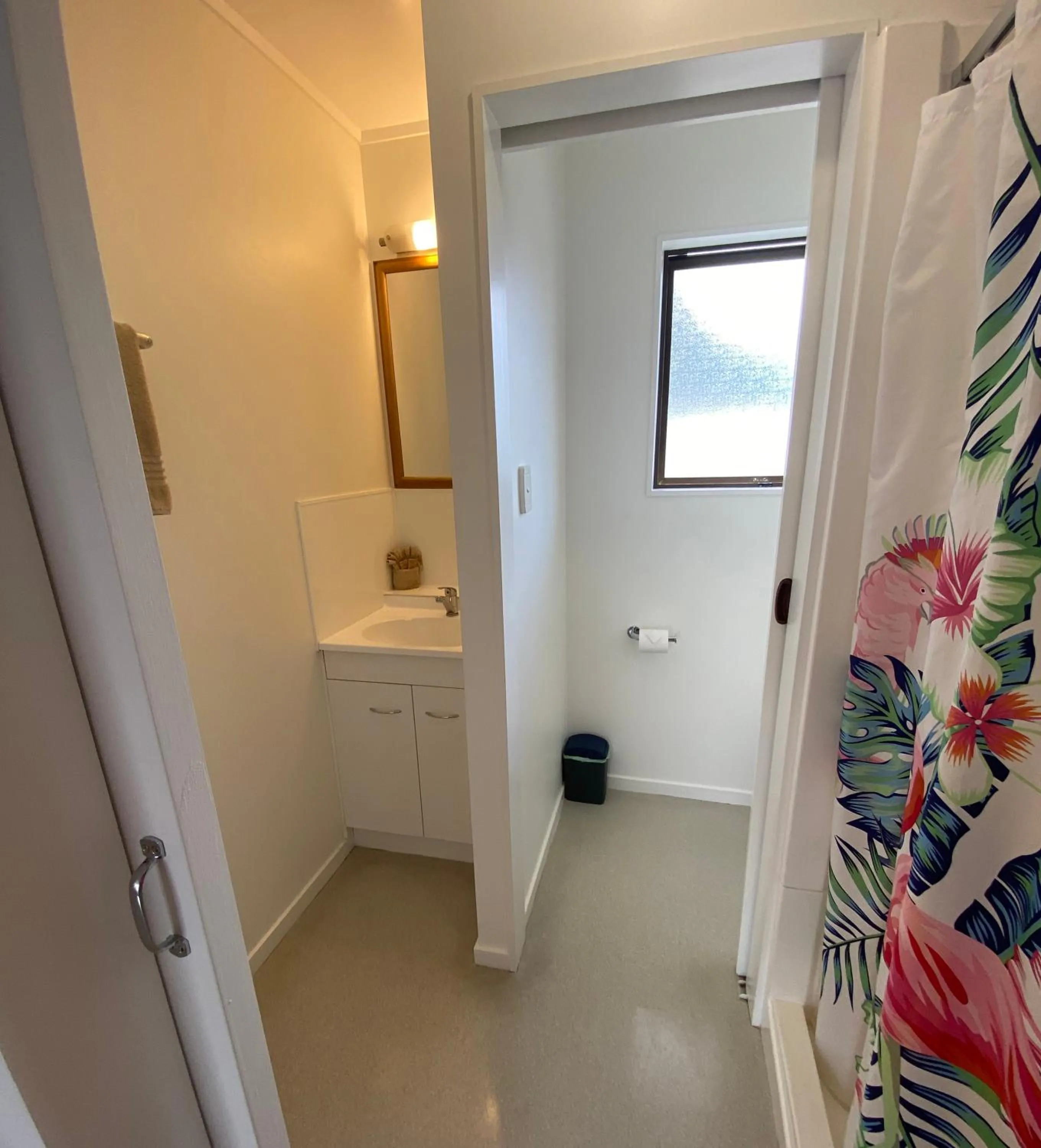 Bathroom in Opononi Lighthouse Motel